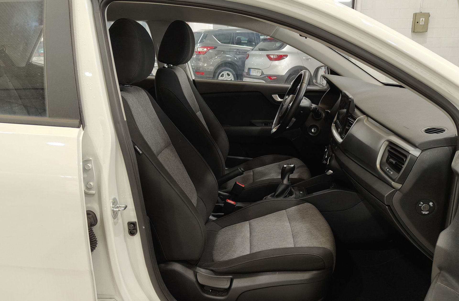 Kia Stonic 1.0 T-GDi MHEV Concept - foto 17