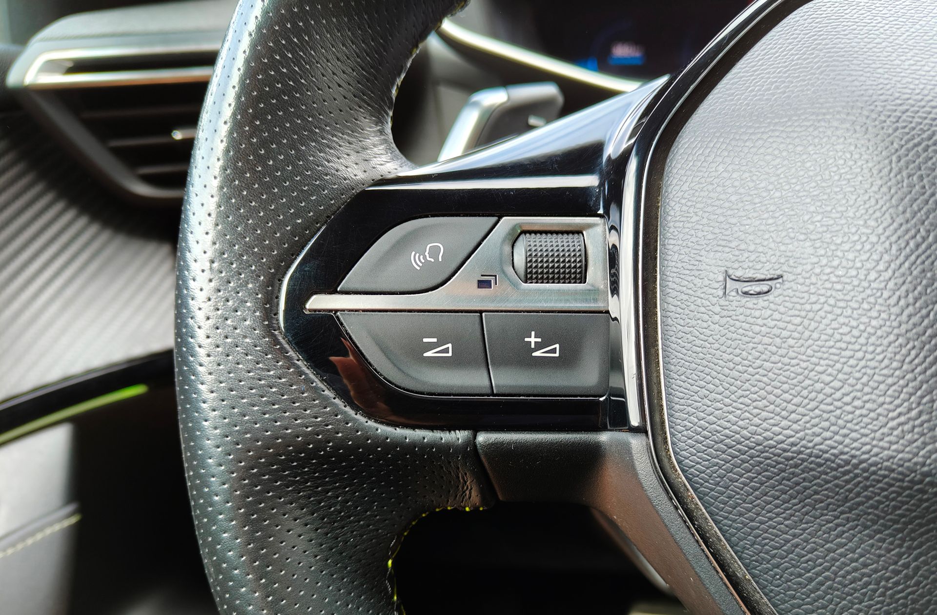 Peugeot 2008 PureTech 130 GT Line EAT8 - foto 37