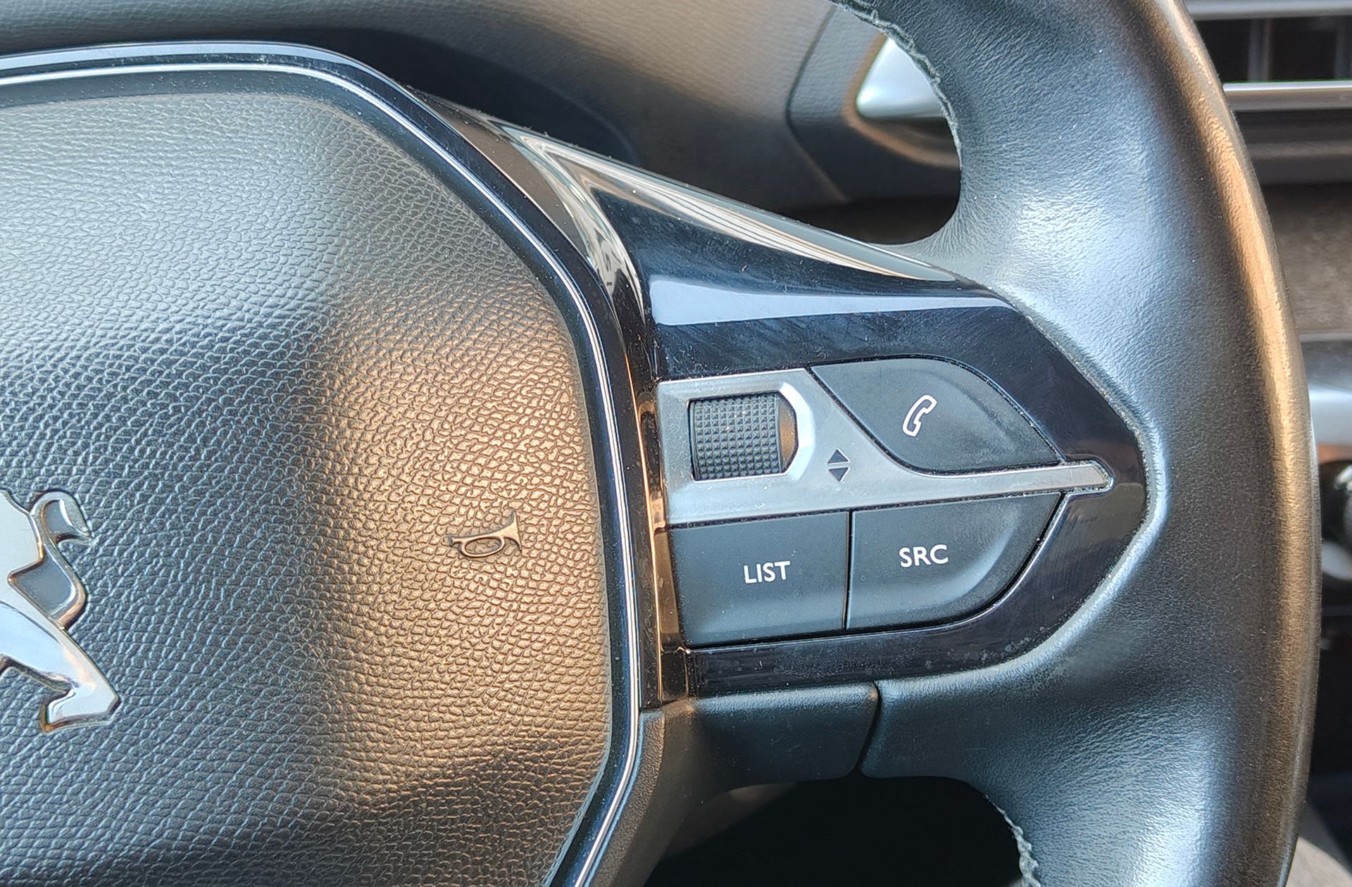Peugeot 5008 BlueHDi 120 Allure - foto 32