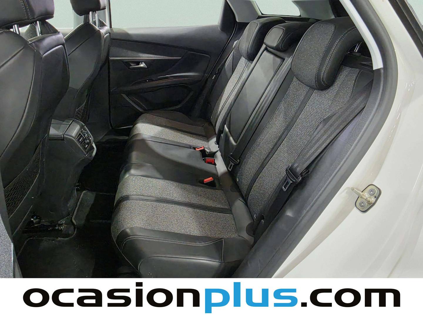 Foto asientos traseros Peugeot 3008 Peugeot 3008 BlueHDI 130 S&S Allure (130 CV)
