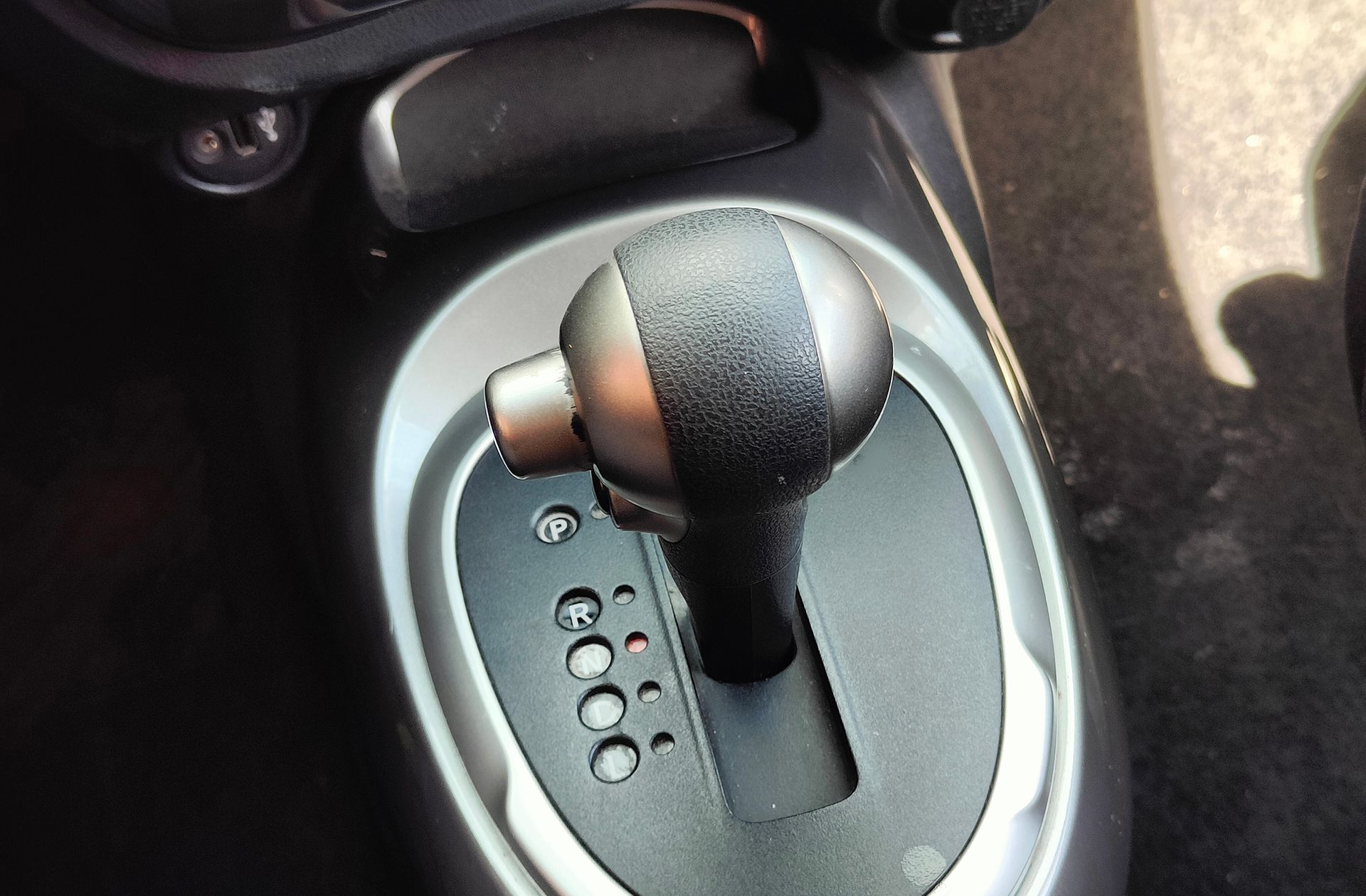 Nissan Juke 1.6 Acenta Connect 4x2 CVT - foto 5