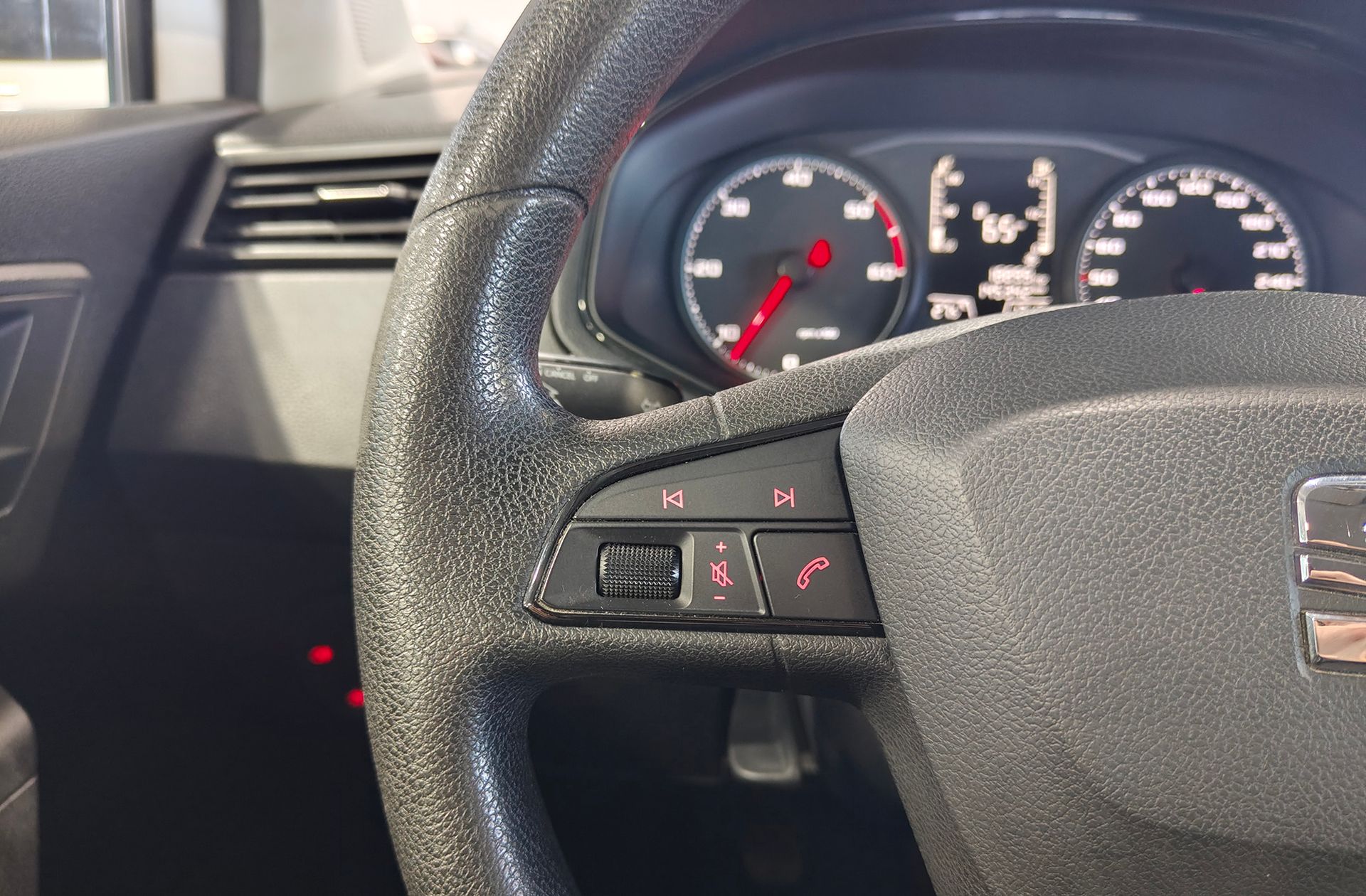 SEAT Ibiza 1.6 TDI Reference Plus - foto 22