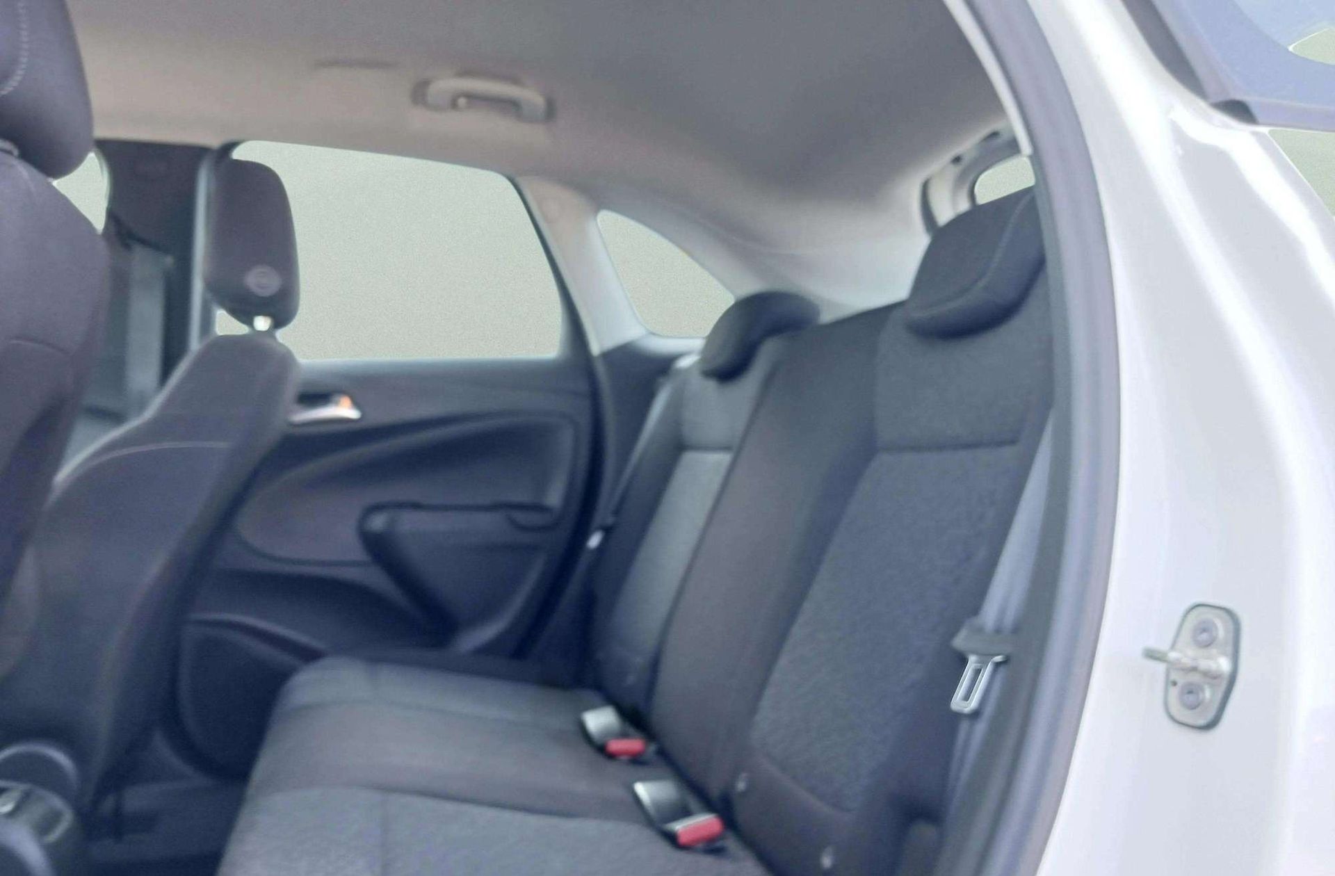 Opel Crossland 1.6 Turbo Selective - foto 9