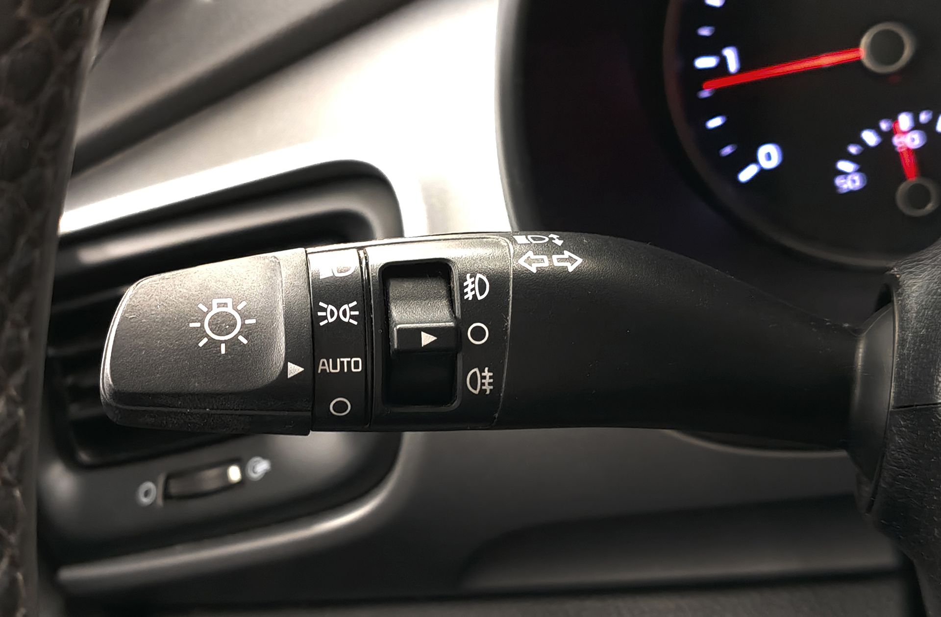 Kia Stonic 1.6 CRDi VGT Concept - foto 22