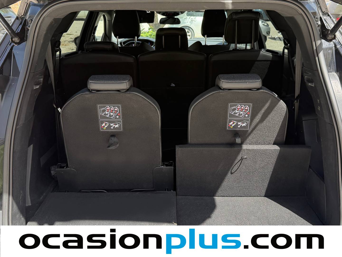 Foto Peugeot 5008 Hybrid Peugeot 5008 Hybrid 1.2 Allure Pack eDCS6 (136 CV) 7 Plazas siete plazas