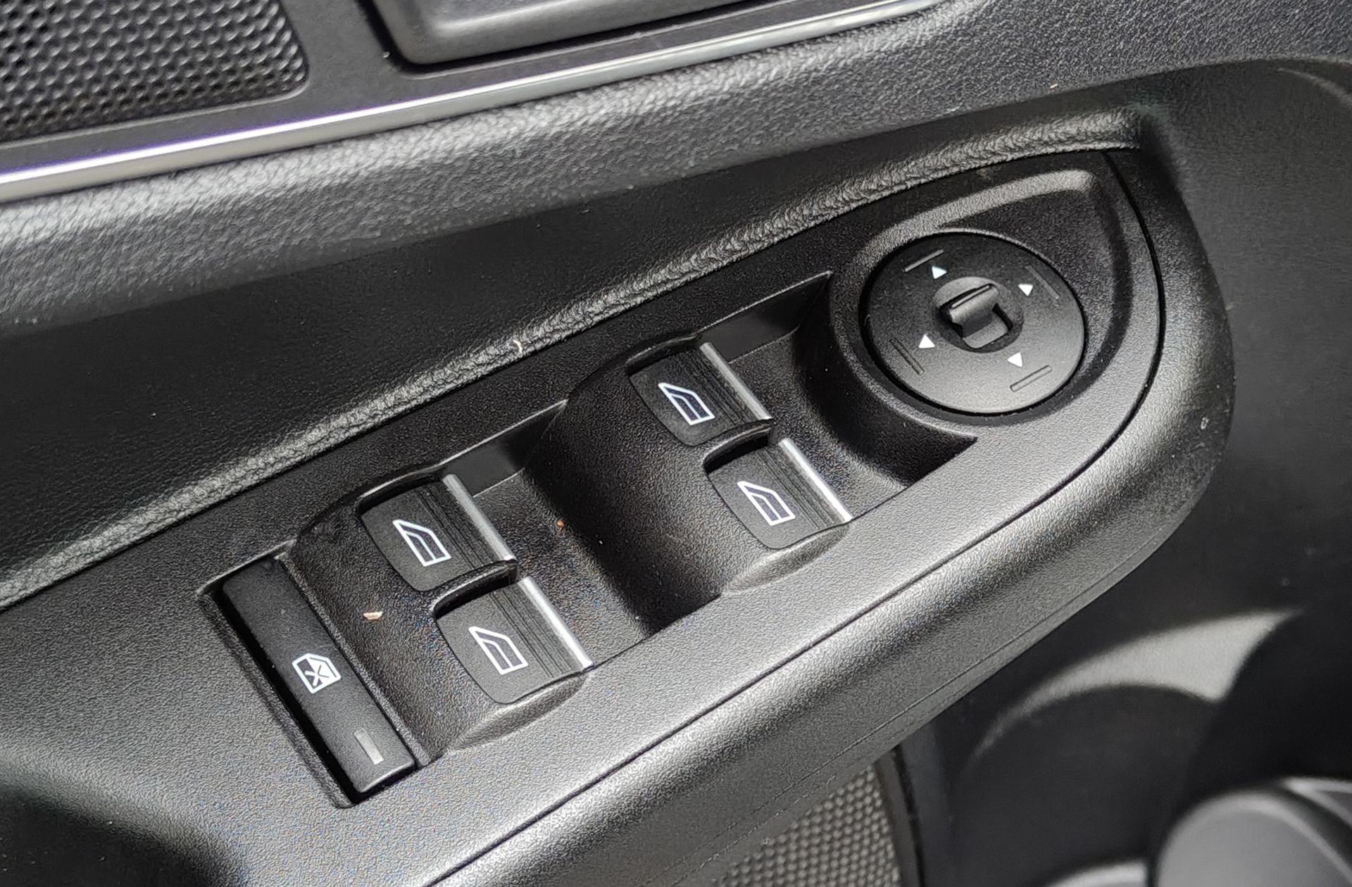Ford B-Max 1.0 EcoBoost Trend - foto 29