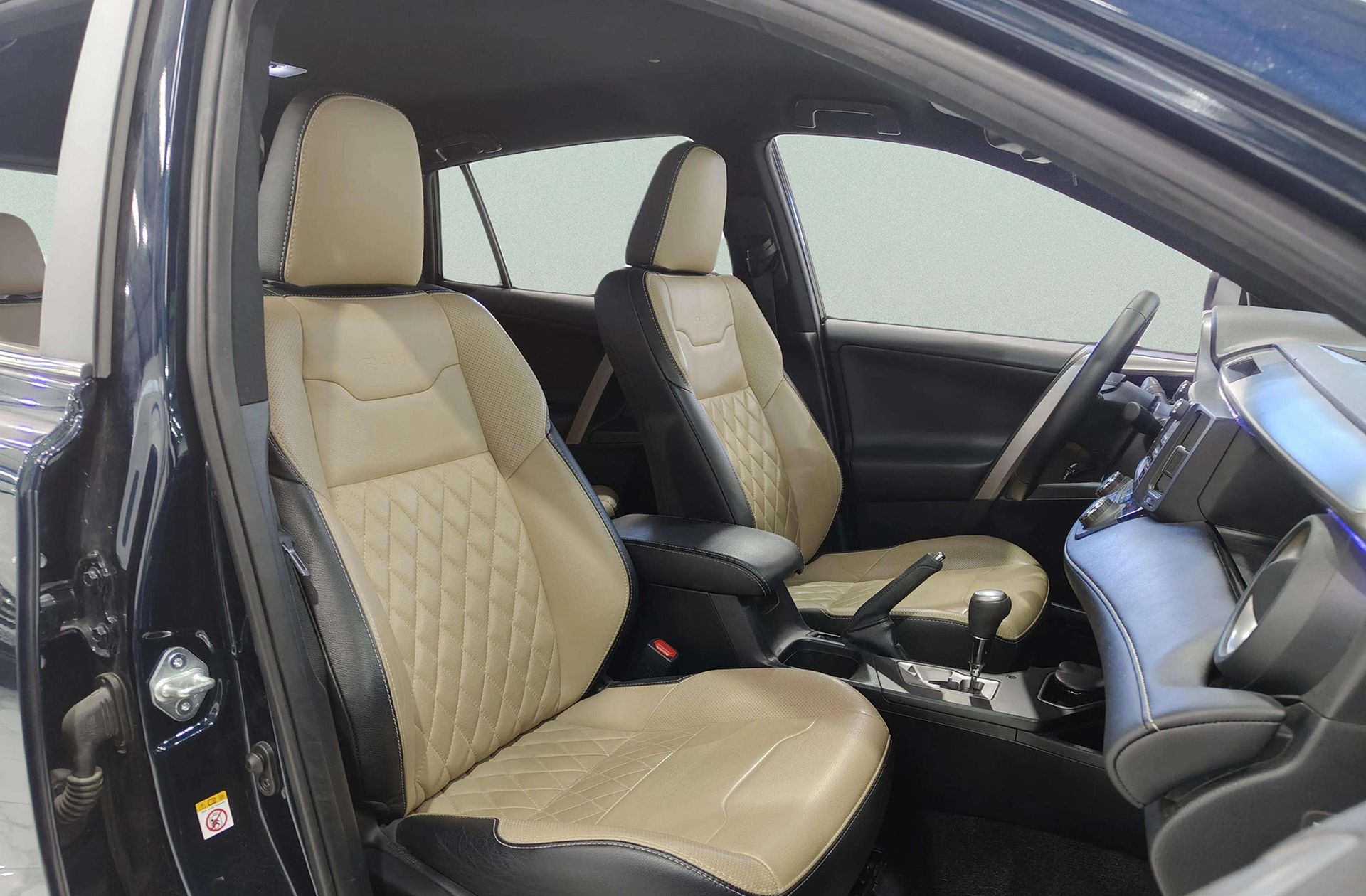 Toyota RAV4 2.5l hybrid Feel! 2WD - foto 20