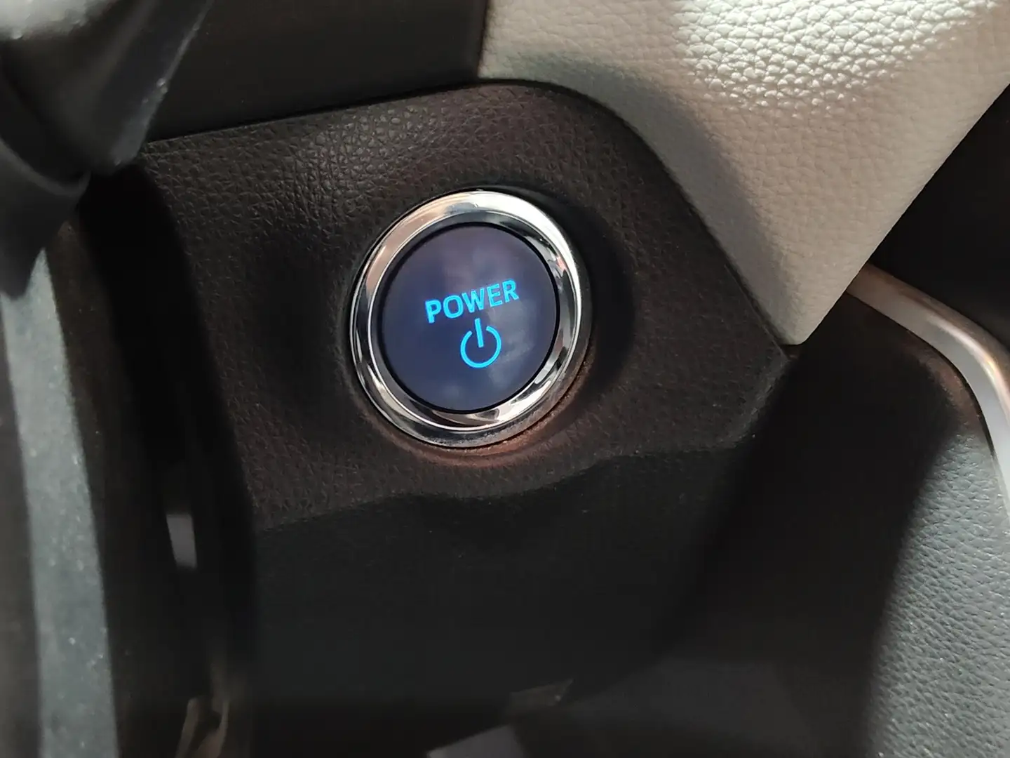 Foto Toyota Rav4 Toyota Rav4 2.5l hybrid Luxury (218 CV)