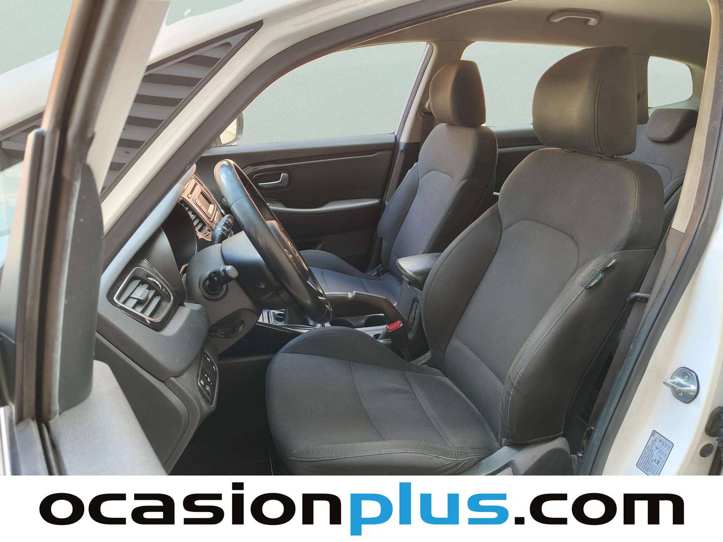 Foto asientos delanteros KIA Carens KIA Carens 1.7 CRDi VGT Drive Eco-Dynamics  (115 CV)