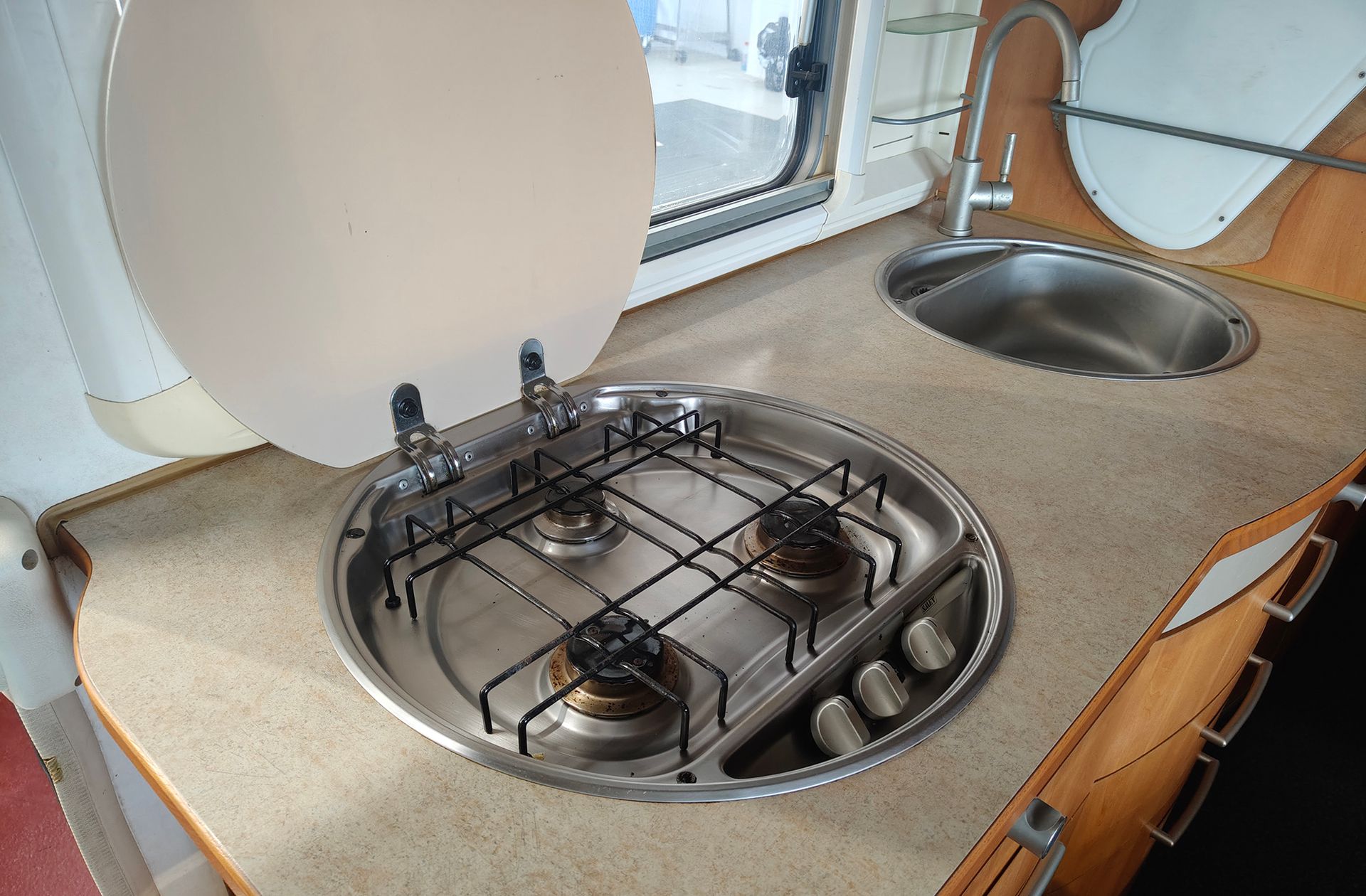 Hymer B 694 2.8D 4 plazas - foto 24