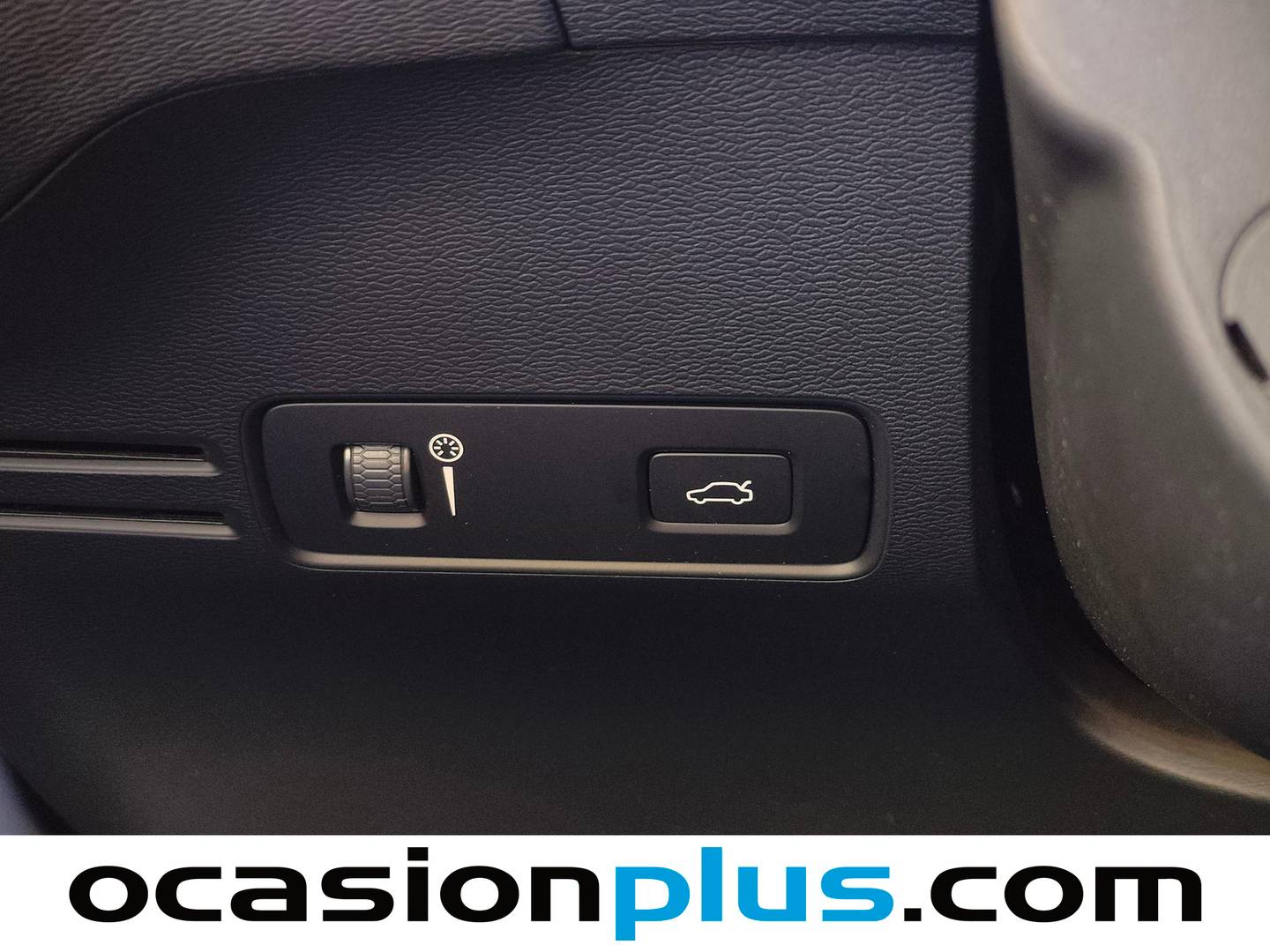 Volvo XC40 Volvo XC40 T3 Momentum Pro Auto  (163 CV) seminuevo