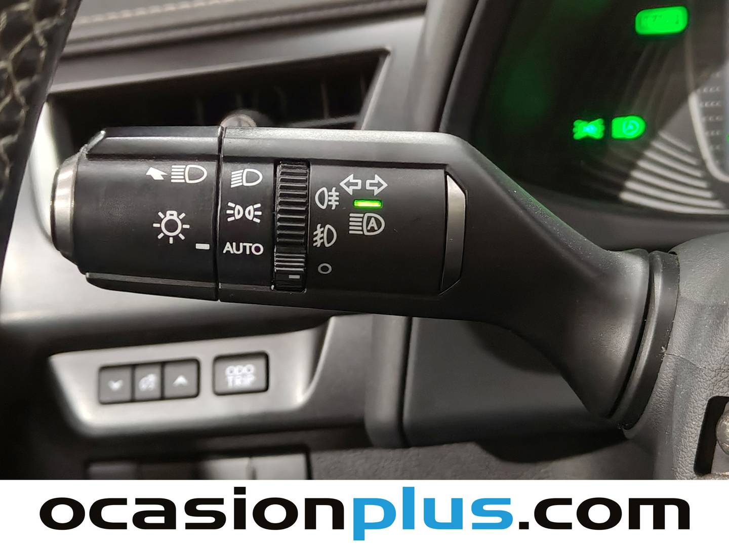 Accesorios del Lexus UX Lexus UX 250h Business Navigation 2WD (184 CV)