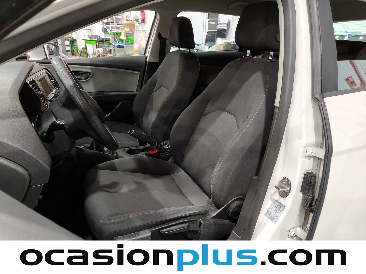 Foto asientos delanteros Seat León SEAT León ST 1.6 TDI S&S Reference  (115 CV)