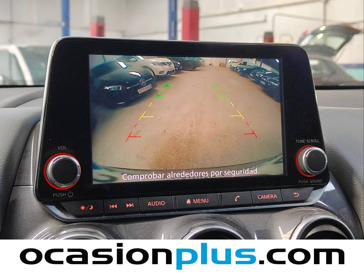 Extras y acabados del Nissan JUKE Nissan Juke DIG-T N-Connecta 4x2 (117 CV)