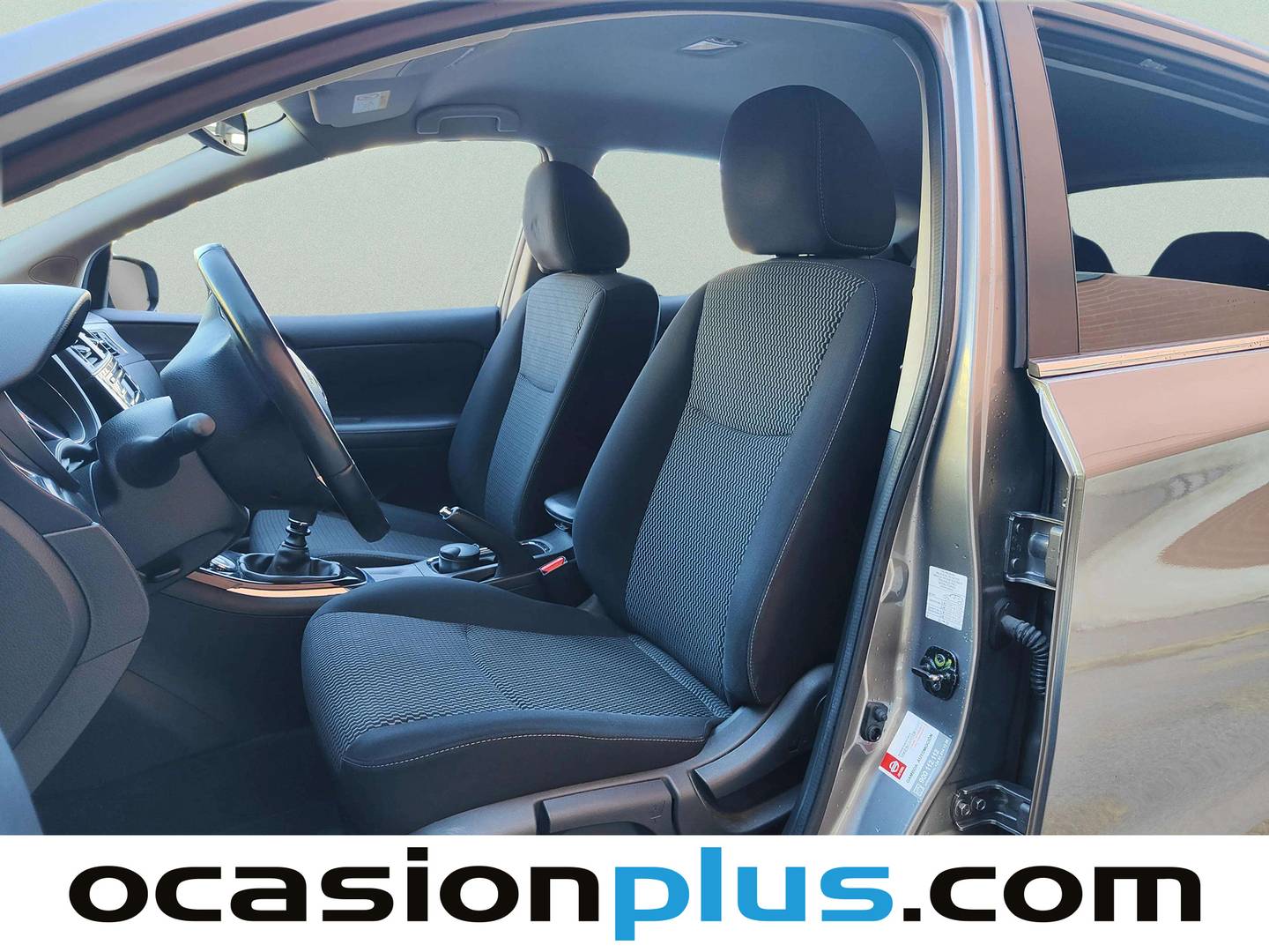 Foto asientos delanteros Nissan PULSAR Nissan Pulsar 1.5 dCi Acenta (110 CV)