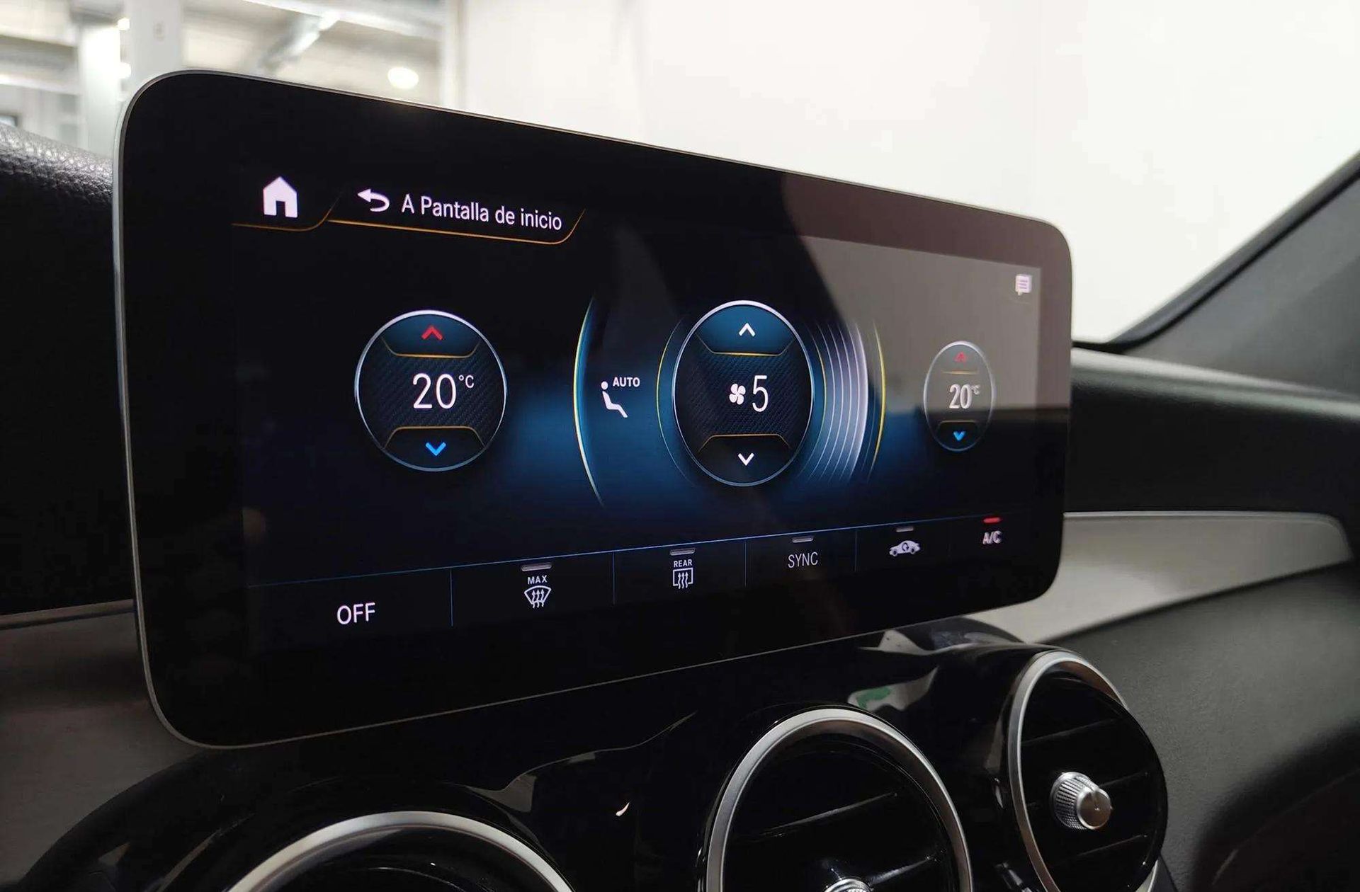 Mercedes-Benz GLC 300 4Matic Pack AMG - foto 43