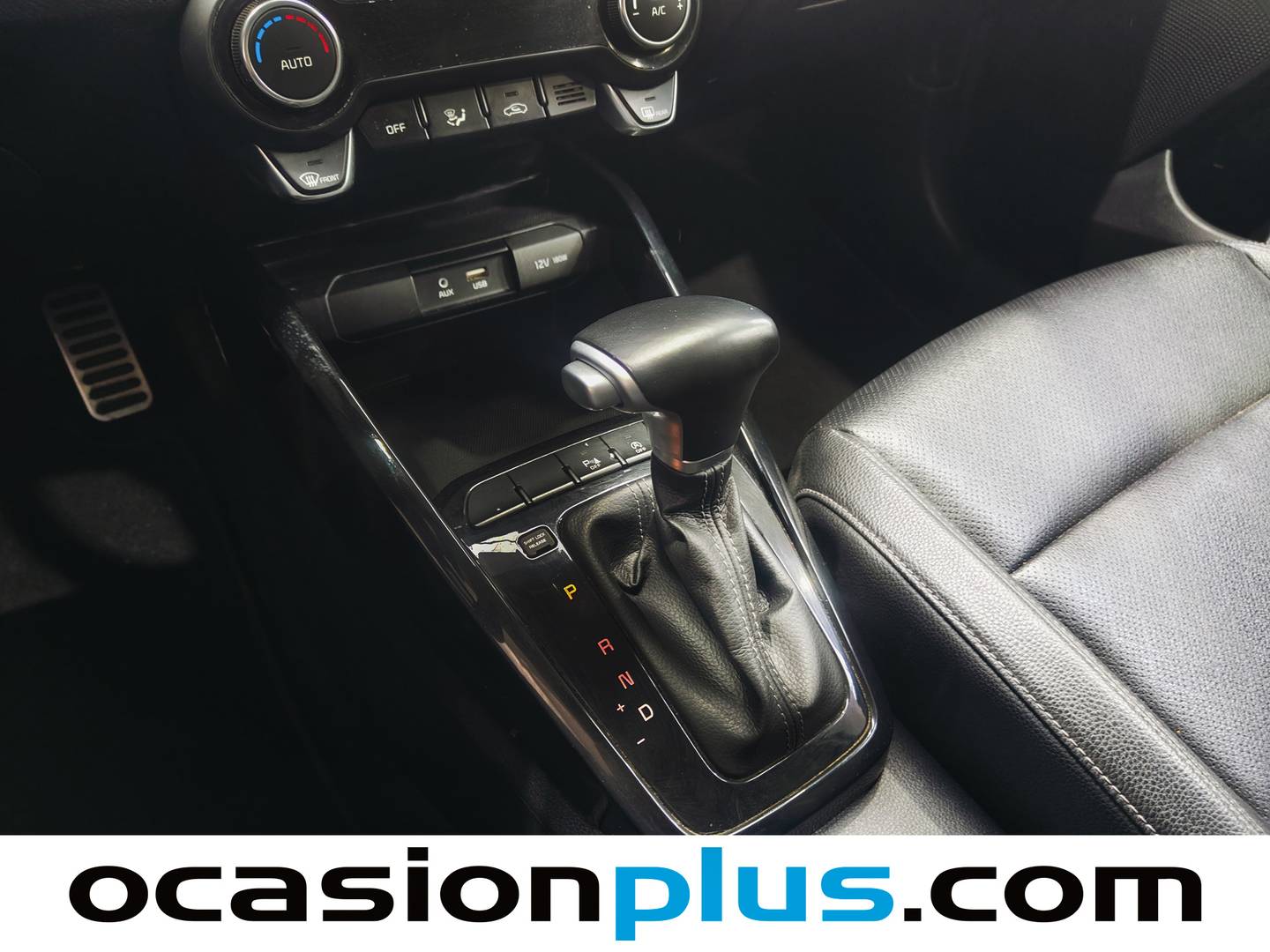 Foto KIA Stonic Kia Stonic 1.0 T-GDi Black Edition DCT (120 CV)