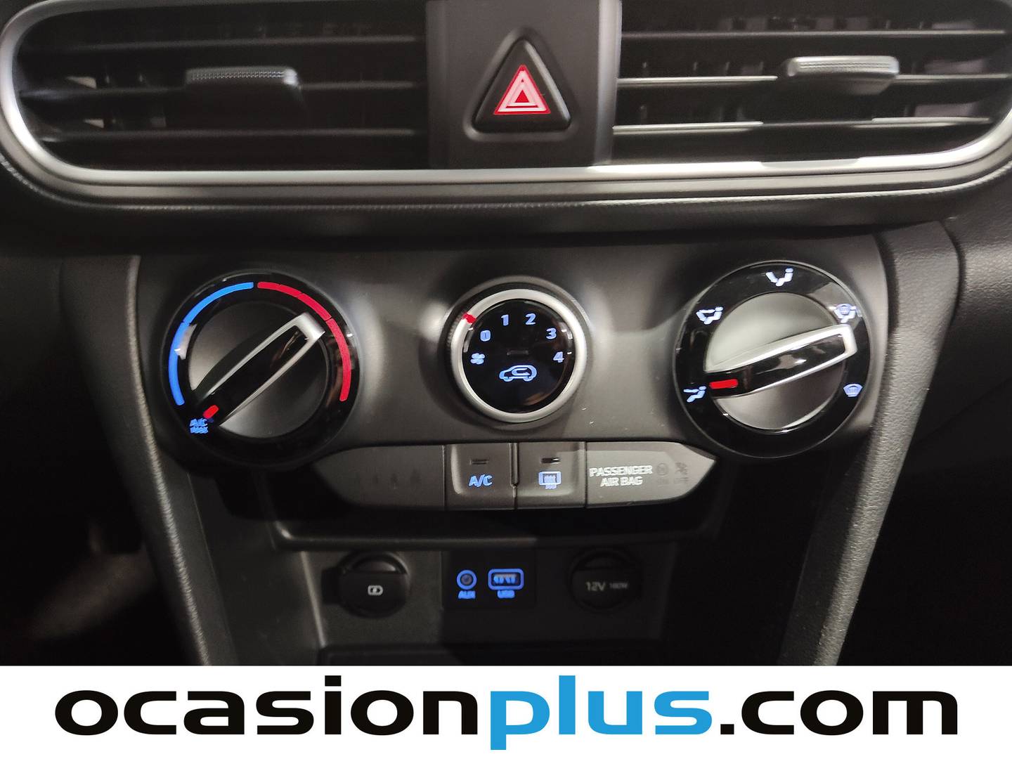 Equipamiento del Hyundai Kona Hyundai Kona 1.0 TGDi Essence 4x2 (120 CV)