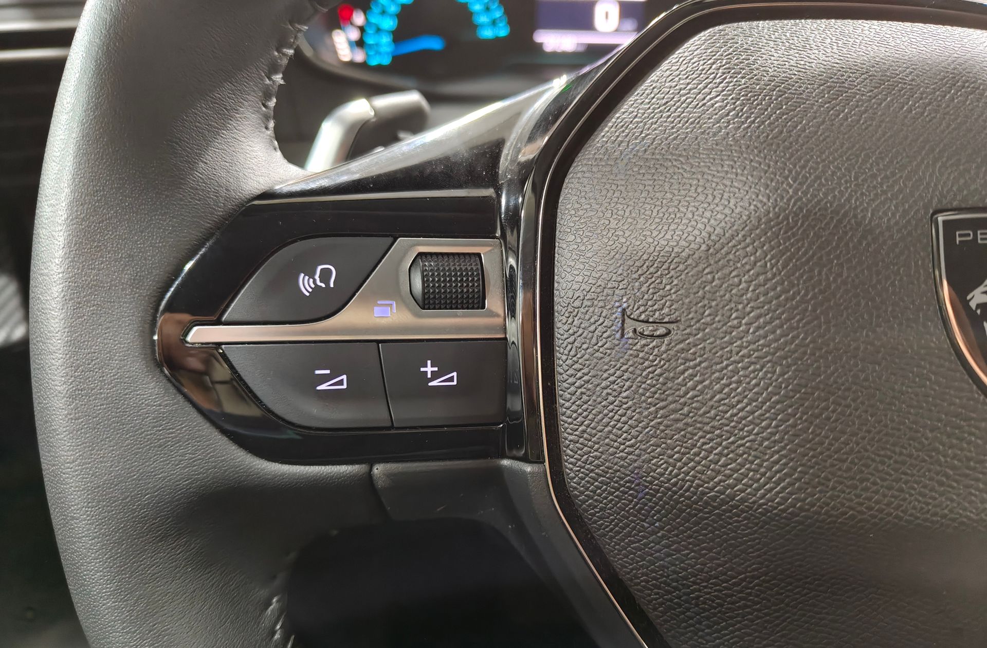 Peugeot 208 Style Hybrid 110 eDCS6 - foto 25