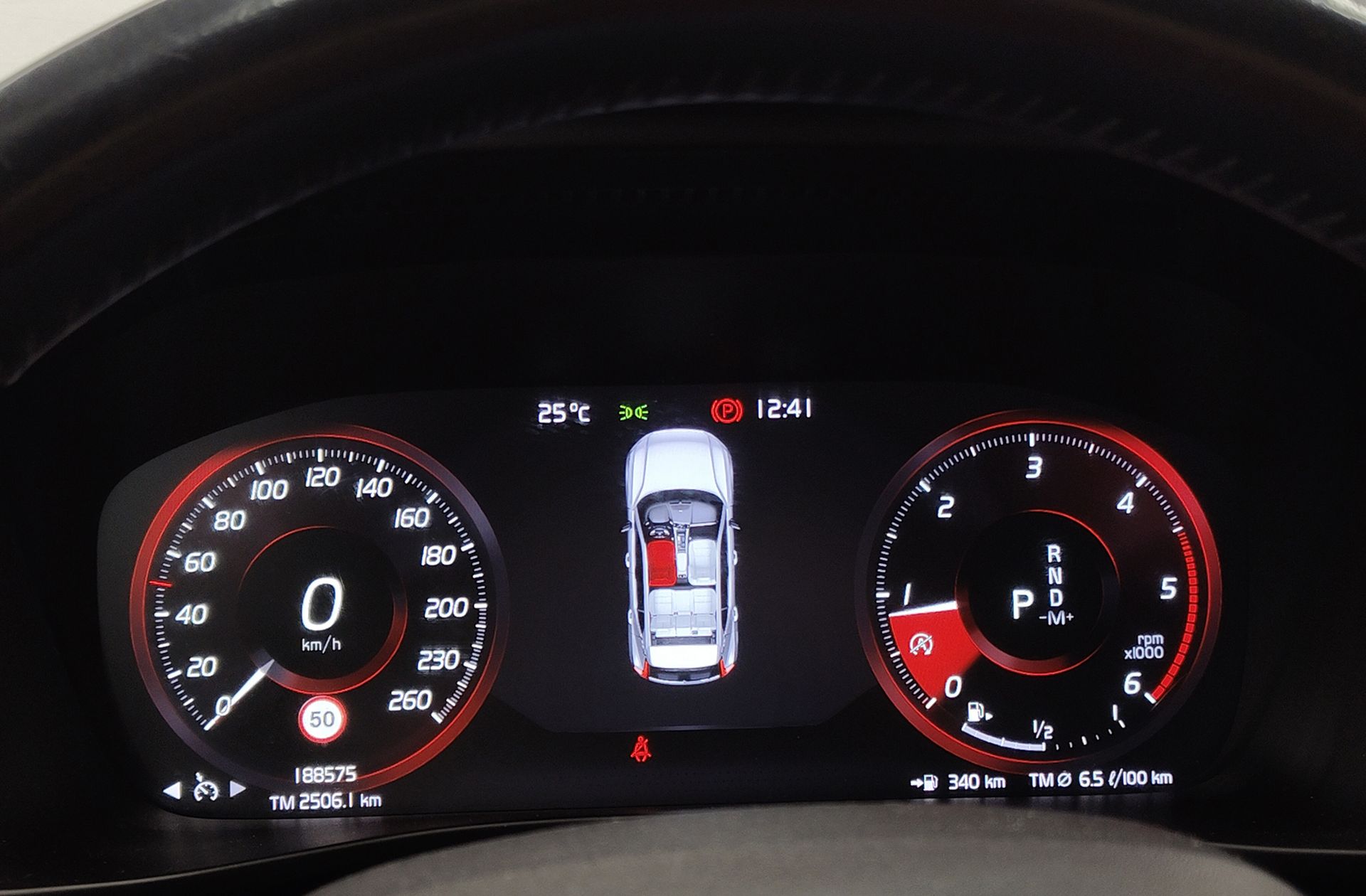 Volvo XC40 D3 Momentum - foto 24