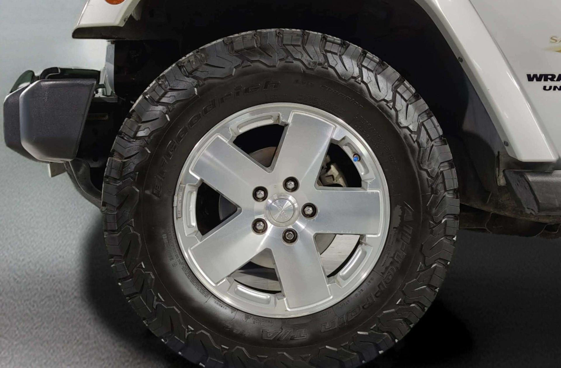 Jeep Wrangler 3.8 V6 Sahara 4x4 - foto 28