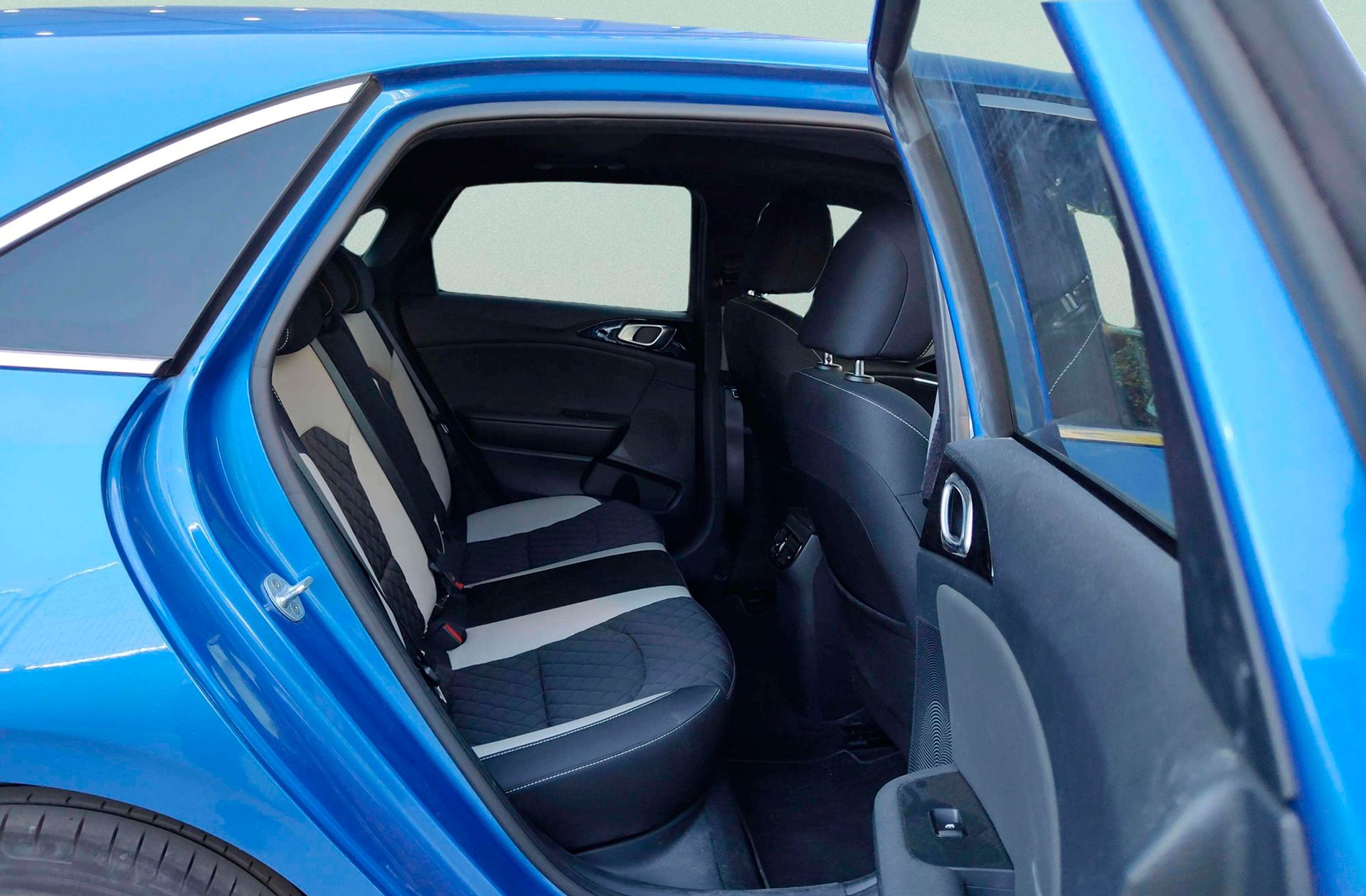 Kia Ceed 1.4 T-GDi GT Line DCT - foto 19