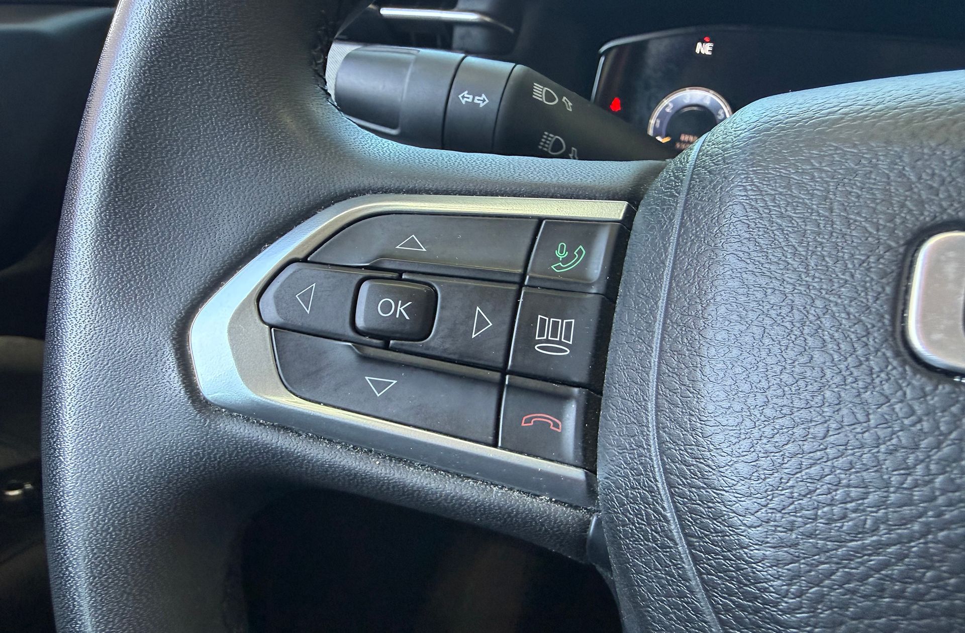 Jeep Compass eHybrid 1.5 MHEV Longitude DCT - foto 22