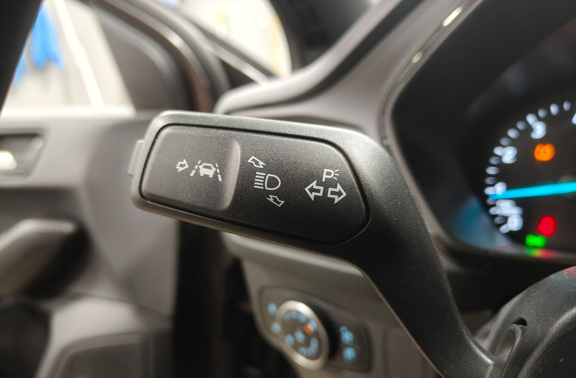 Ford Focus 1.0 EcoBoost MHEV ST-Line - foto 24