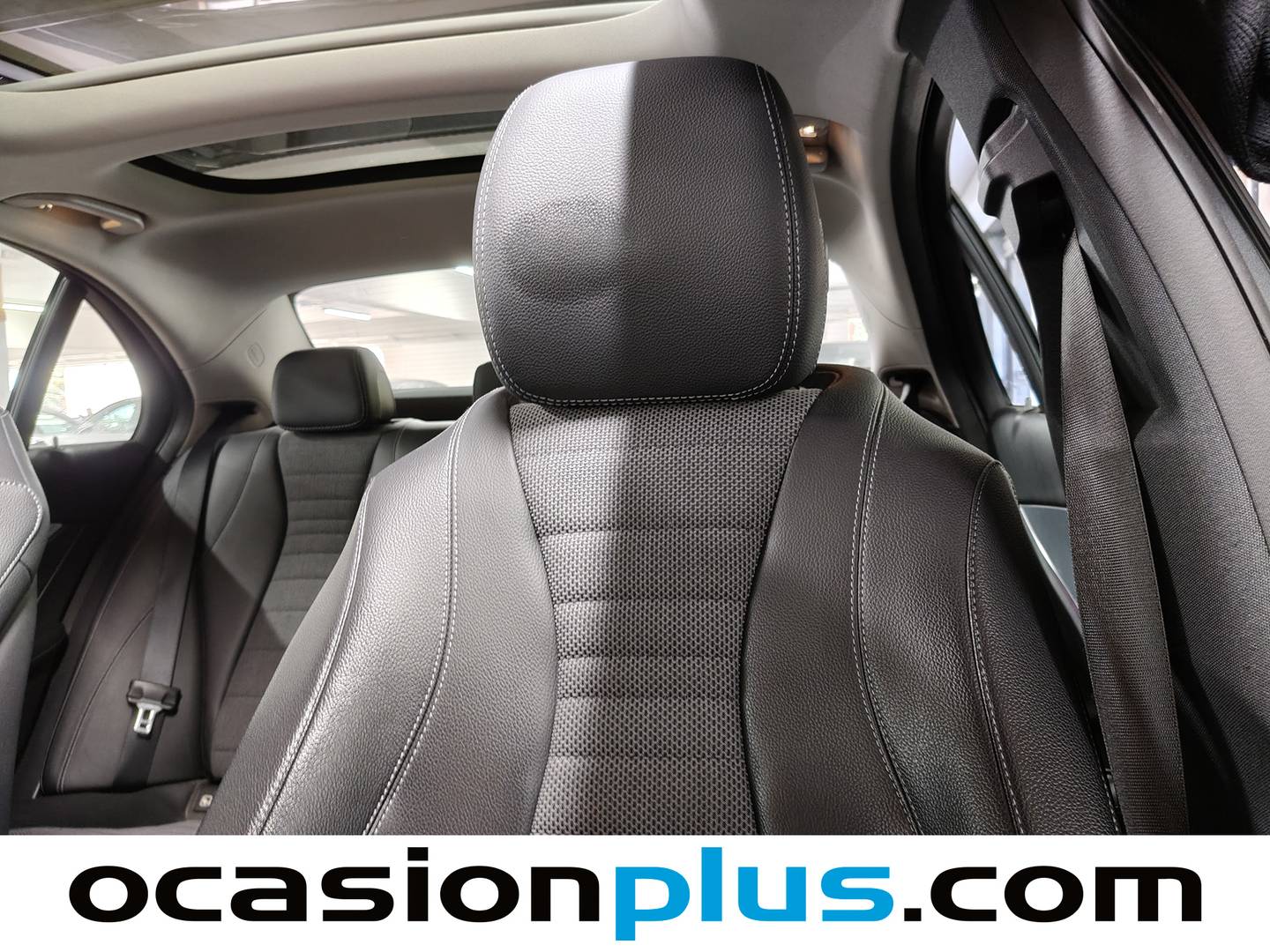 Equipamiento del Mercedes Clase E Mercedes-Benz Clase E E 300 e (320 CV)