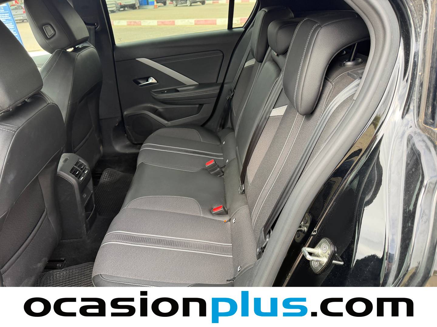 Foto asientos traseros Opel Astra Opel Astra 1.2 Turbo XHT GS Auto (130 CV)