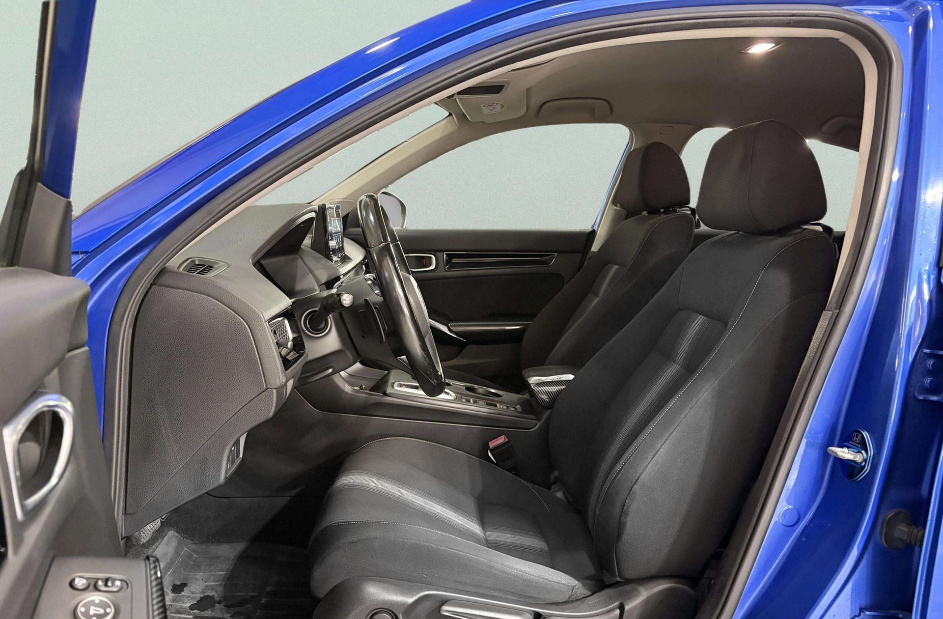 Honda Civic 2.0 i-MMD Elegance CVT - foto 12