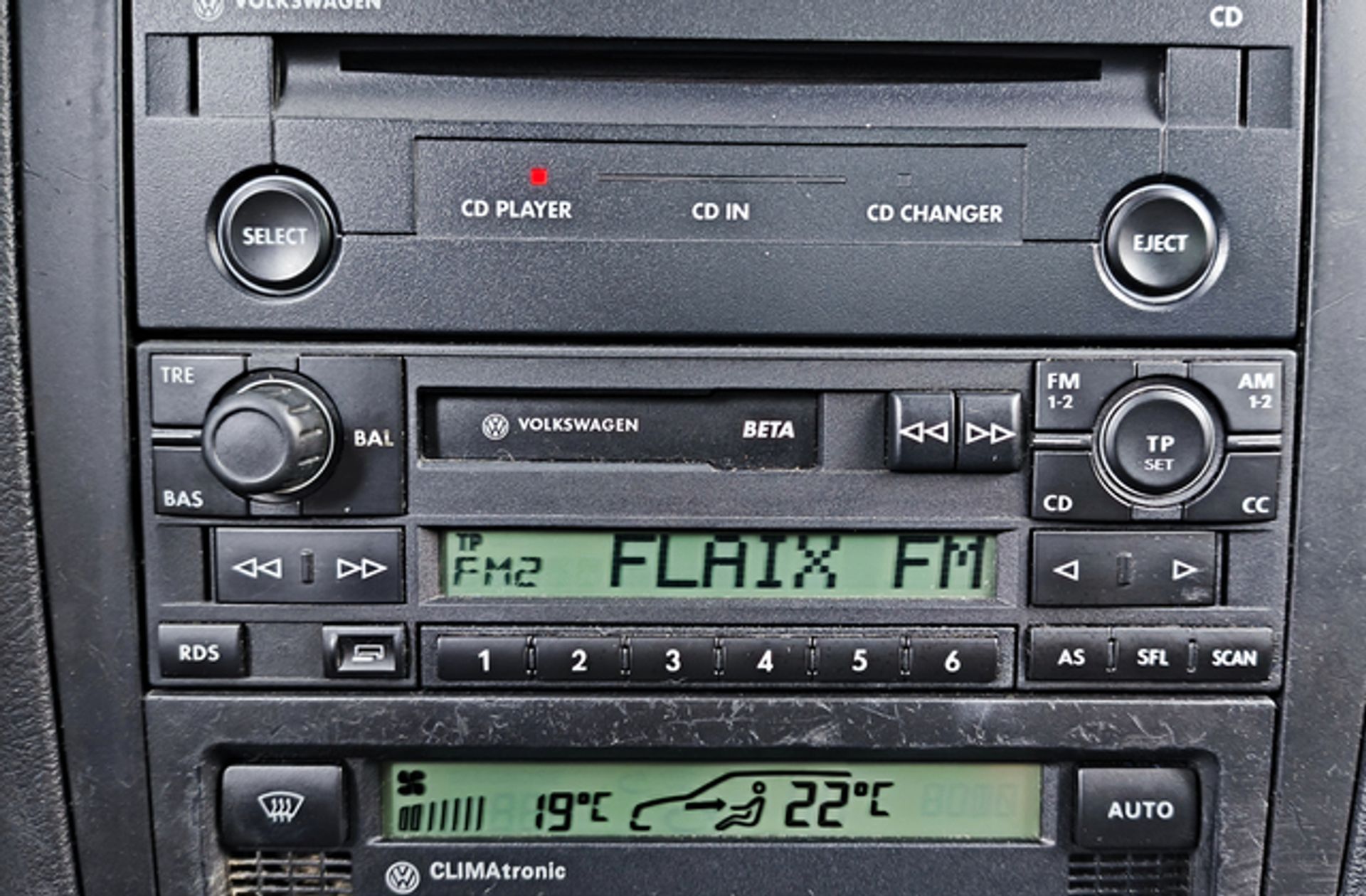 Volkswagen Golf Advance 1.9 TDI - foto 24
