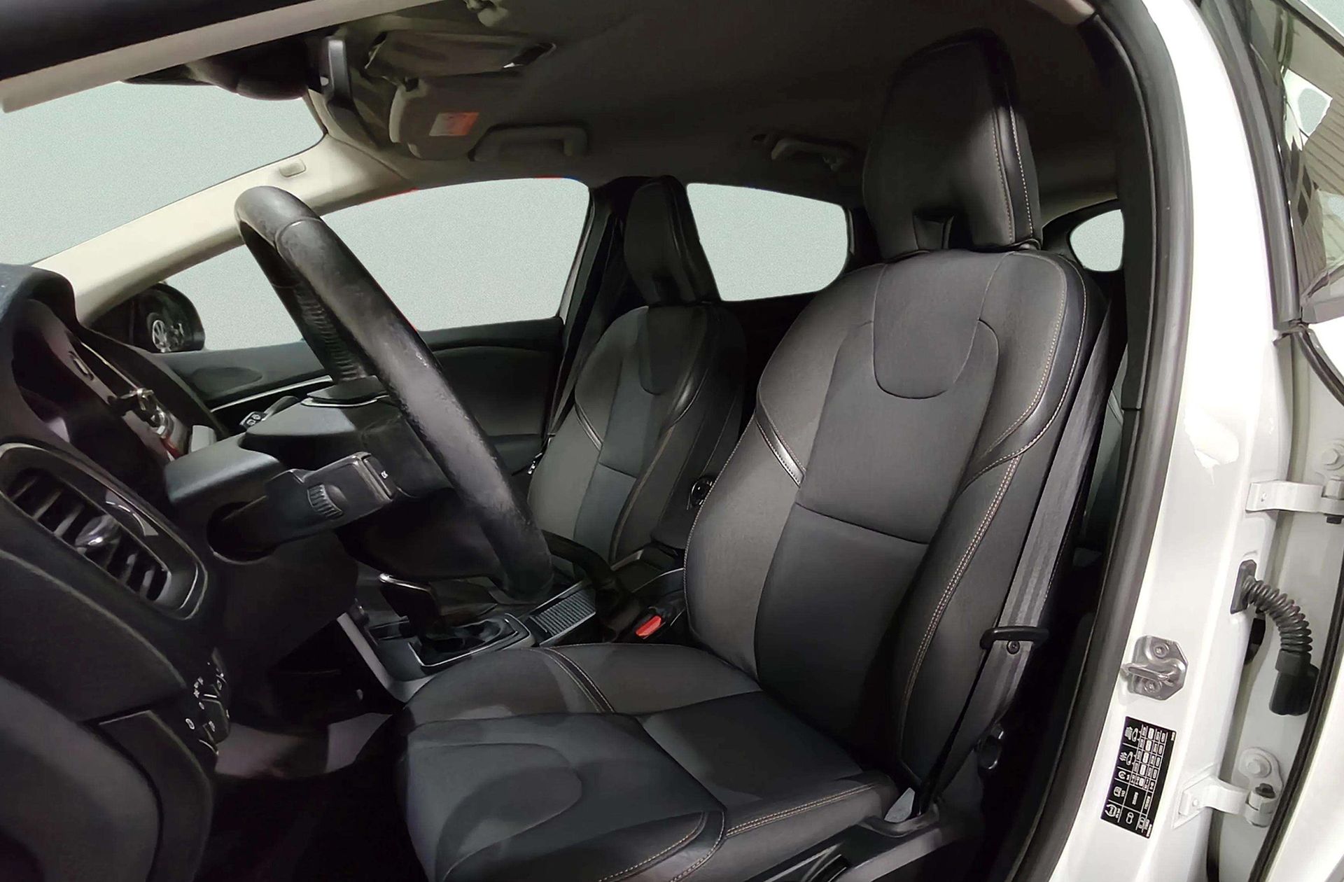 Volvo V40 D2 Cross Country - foto 11