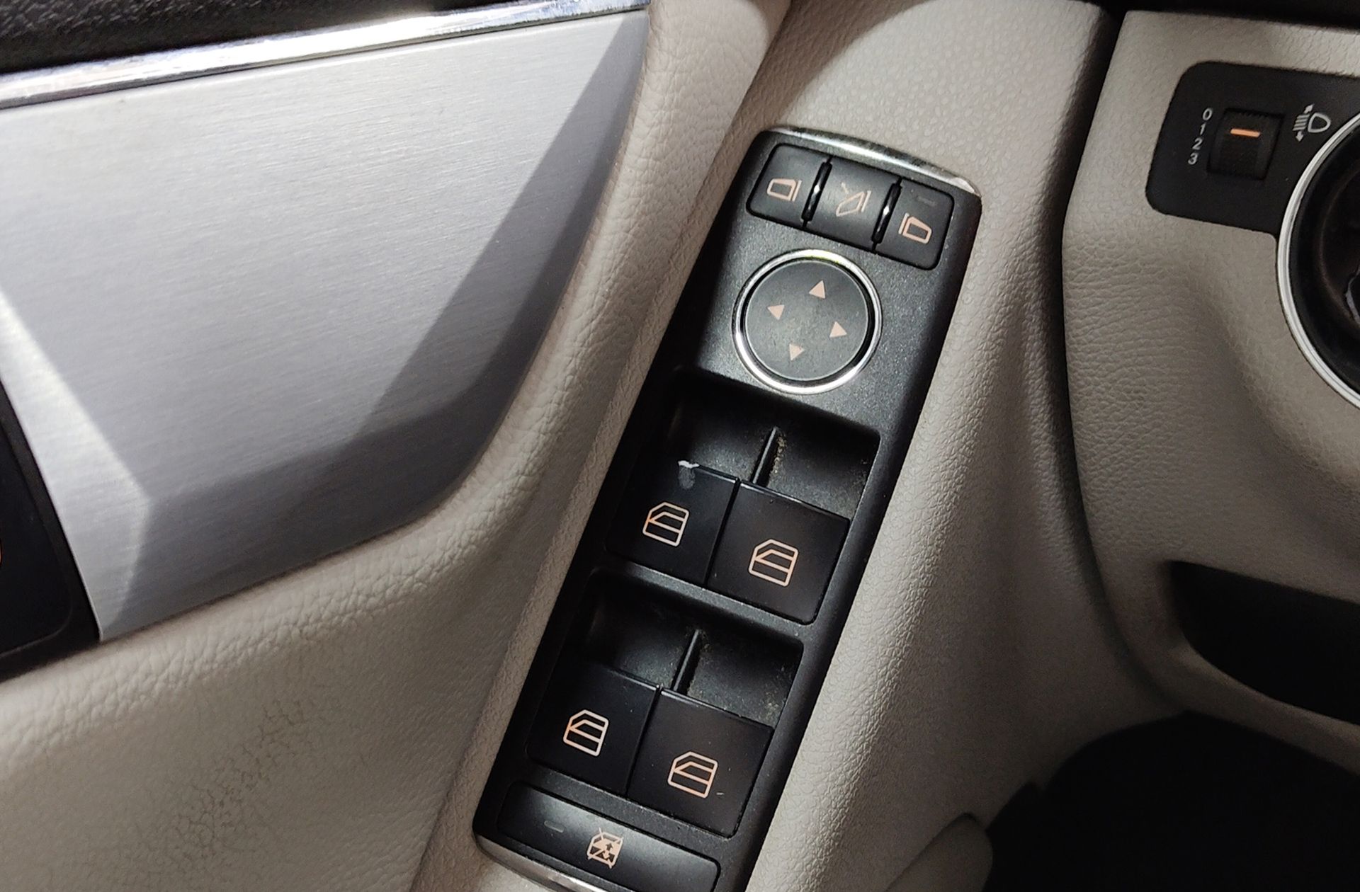 Mercedes-Benz Clase C 200 CDI Blue Efficiency Avantgarde - foto 28