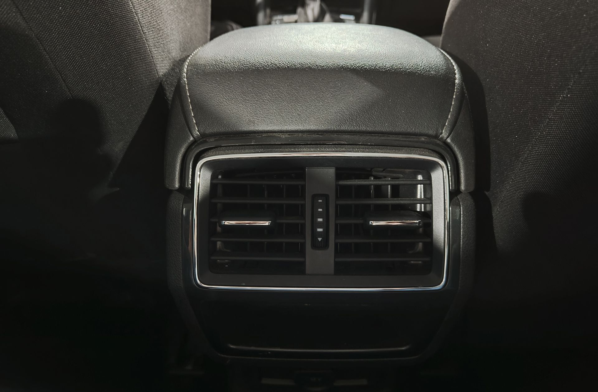 Škoda Karoq 2.0 TDI Ambition 4x4 DSG - foto 18