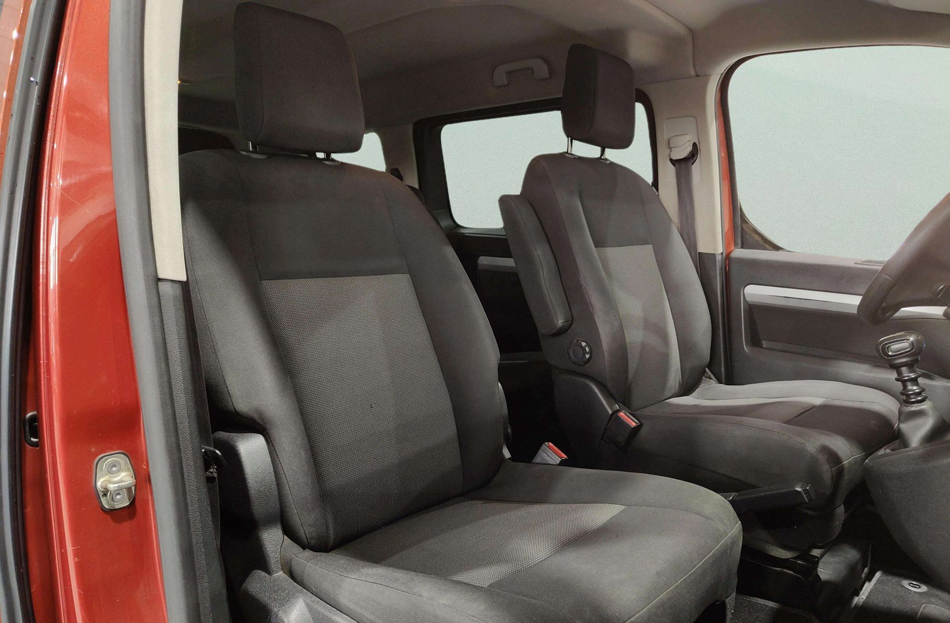 Peugeot Traveller 2.0 BlueHDi Business Standard 8 plazas - foto 18