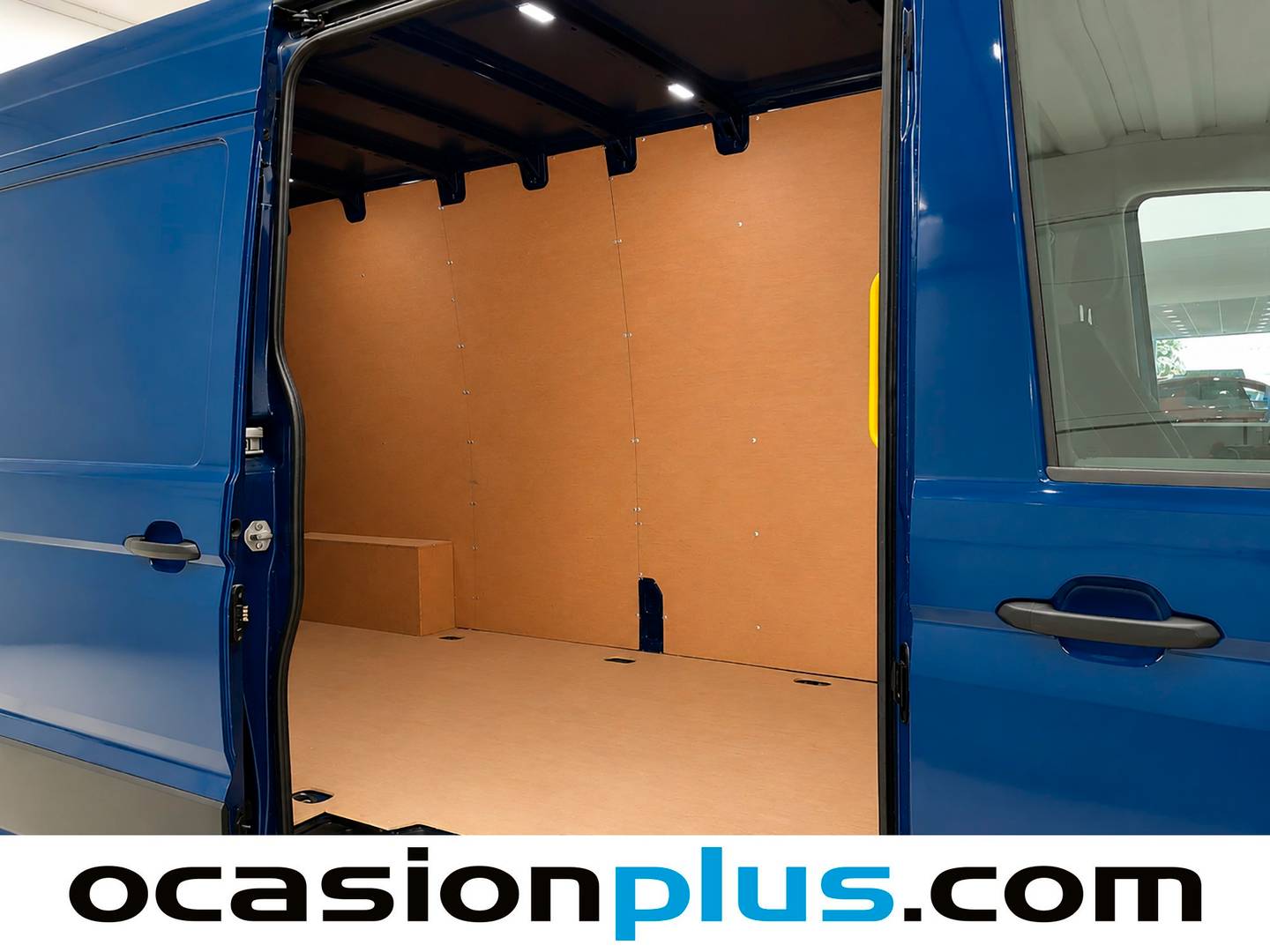 Extras y acabados del Volkswagen Crafter Volkswagen Crafter 35 Furgón Batalla Larga TA 2.0 TDI (140 CV)