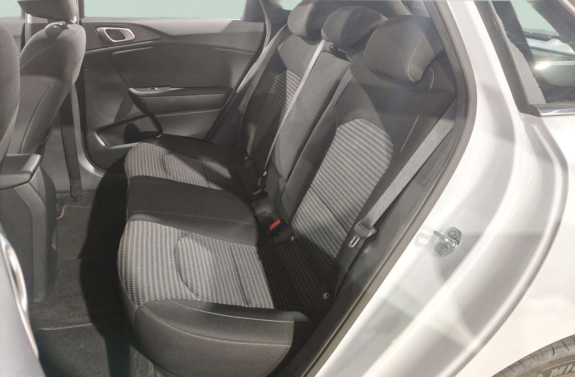Kia Ceed 1.0 T-GDi Drive - foto 12