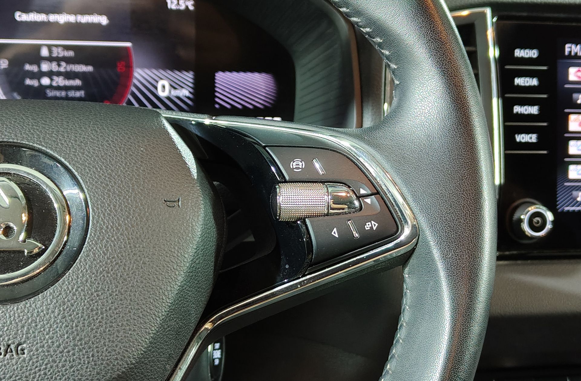 Škoda Karoq 2.0 TDI Selection - foto 24