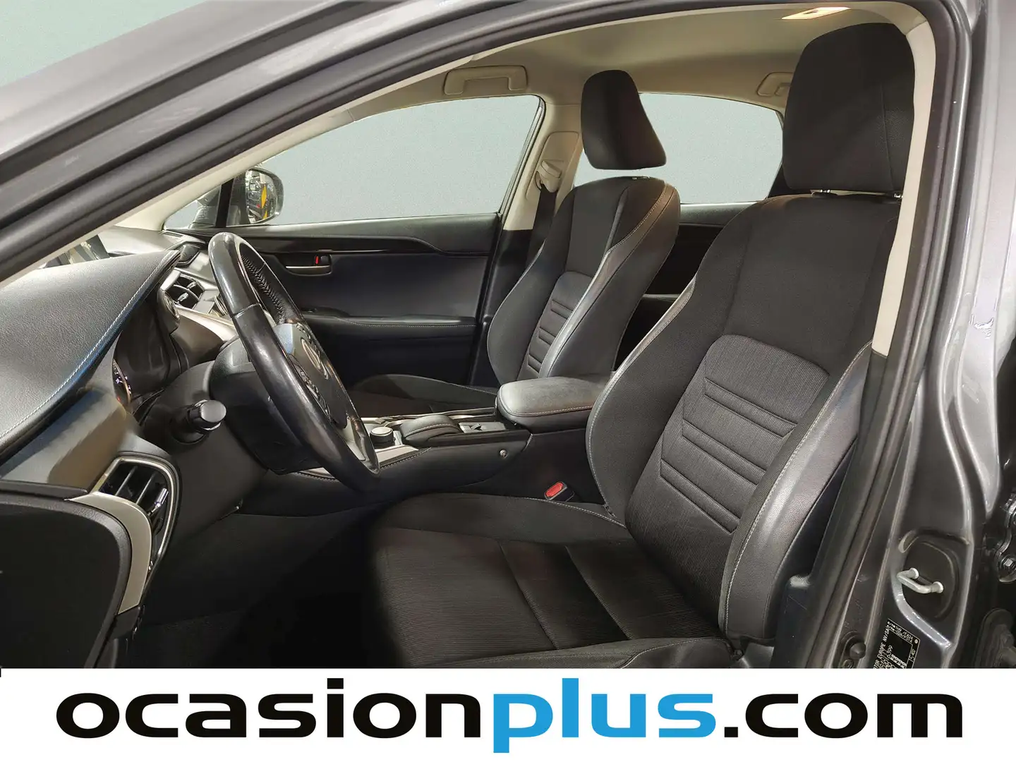 Foto Lexus NX Lexus NX 300h Corporate 2WD (197 CV)