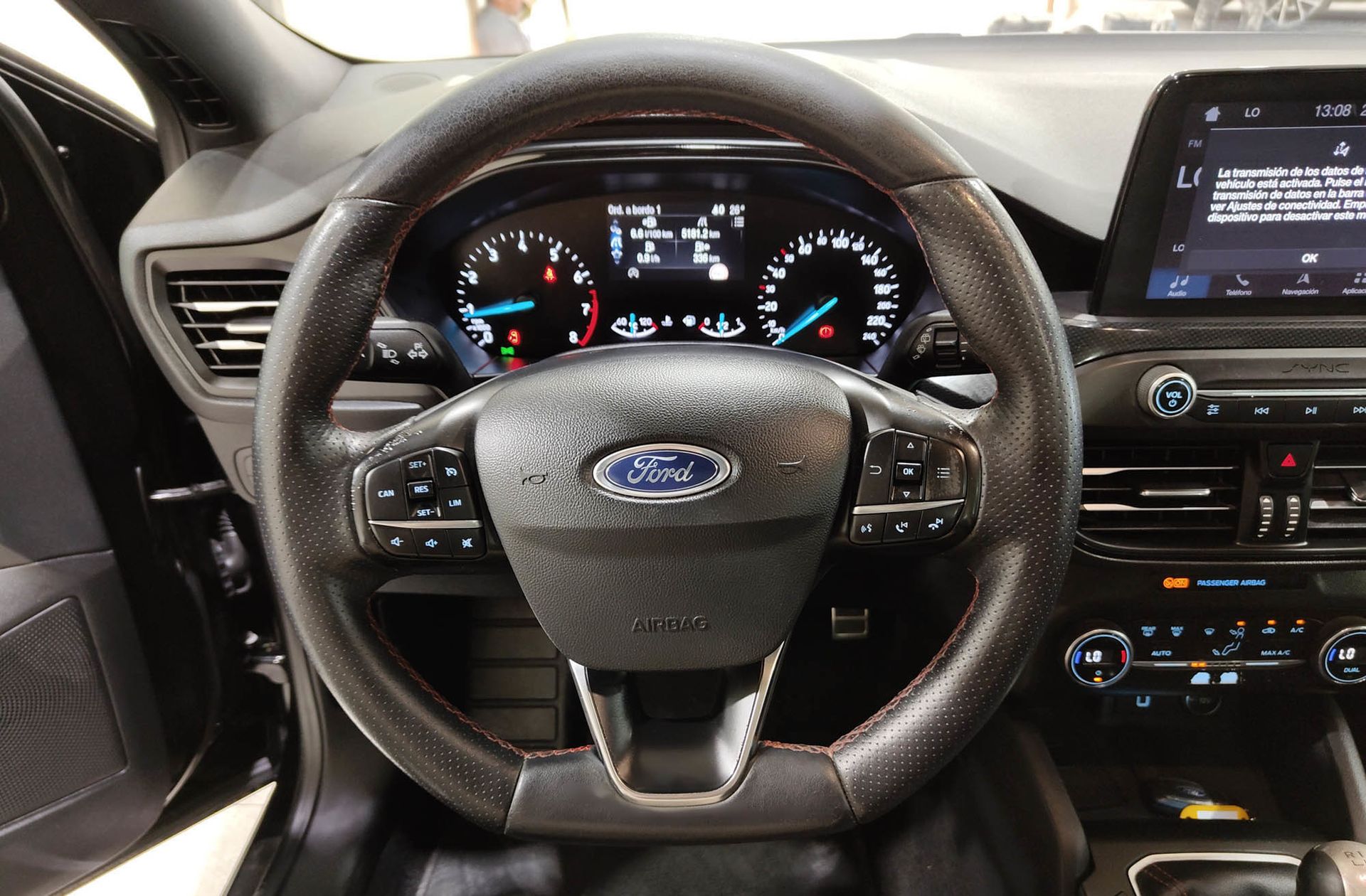 Ford Focus 1.5 EcoBoost ST-Line - foto 22
