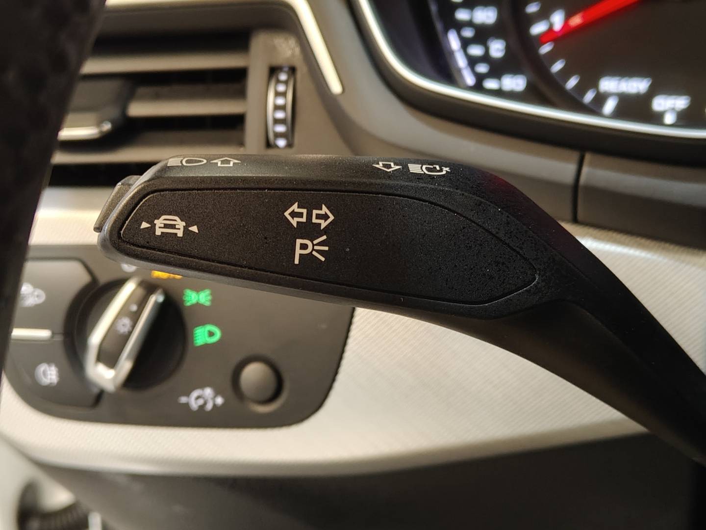 Foto Audi A4 Audi A4 Avant Black line edition 2.0 TDI (150 CV) S tronic