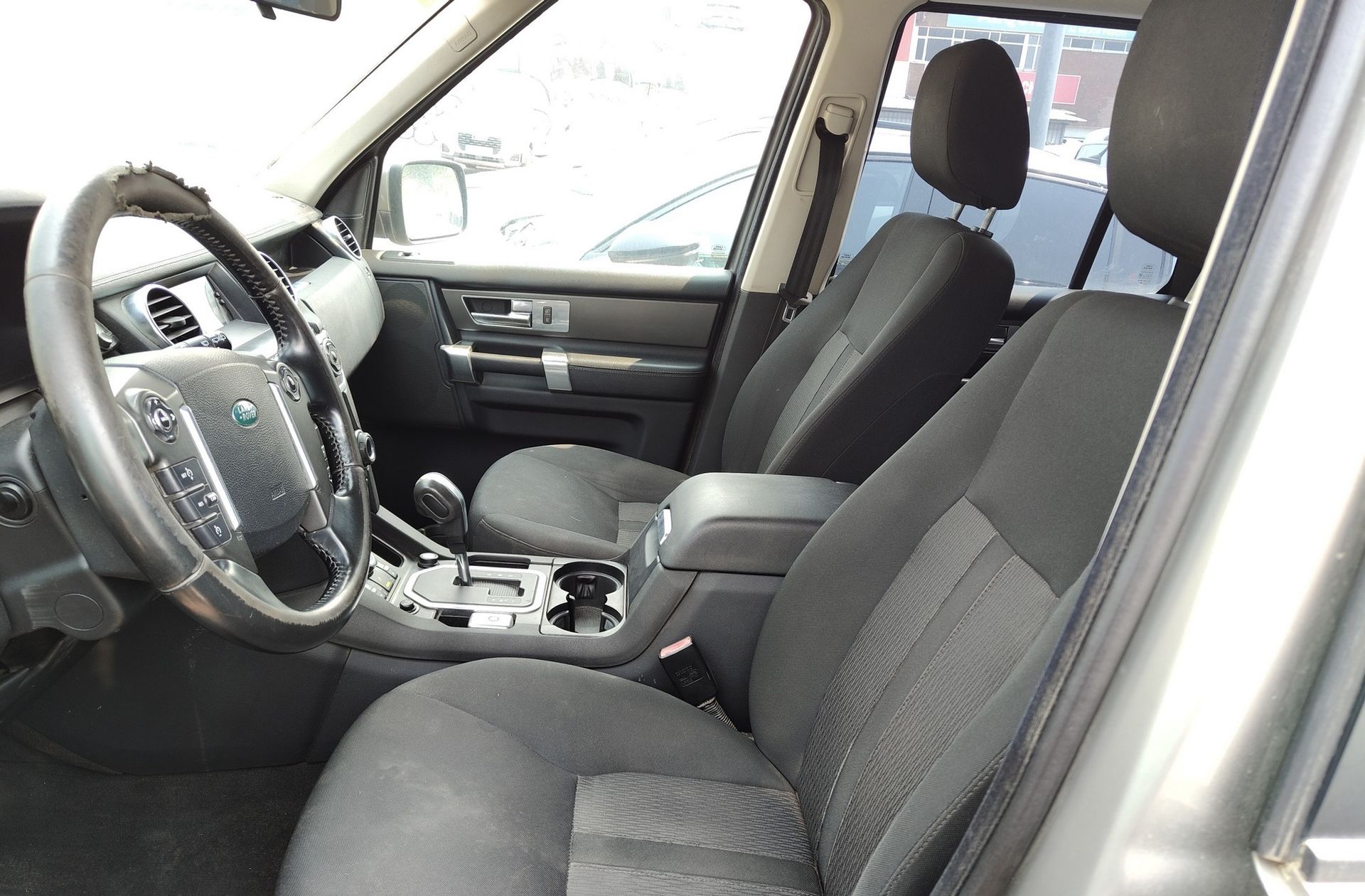 Land Rover Discovery 3.0 TDV6 S - foto 7