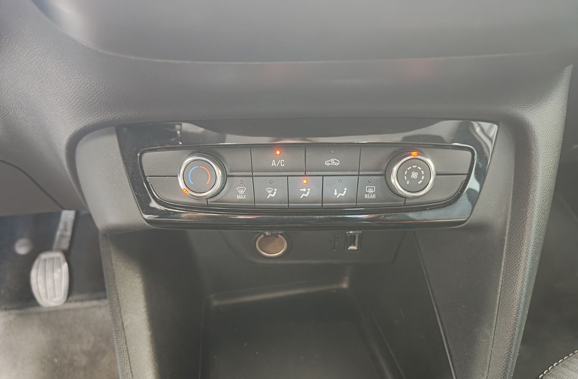 Opel Corsa 1.2 Turbo XHL Edition - foto 26