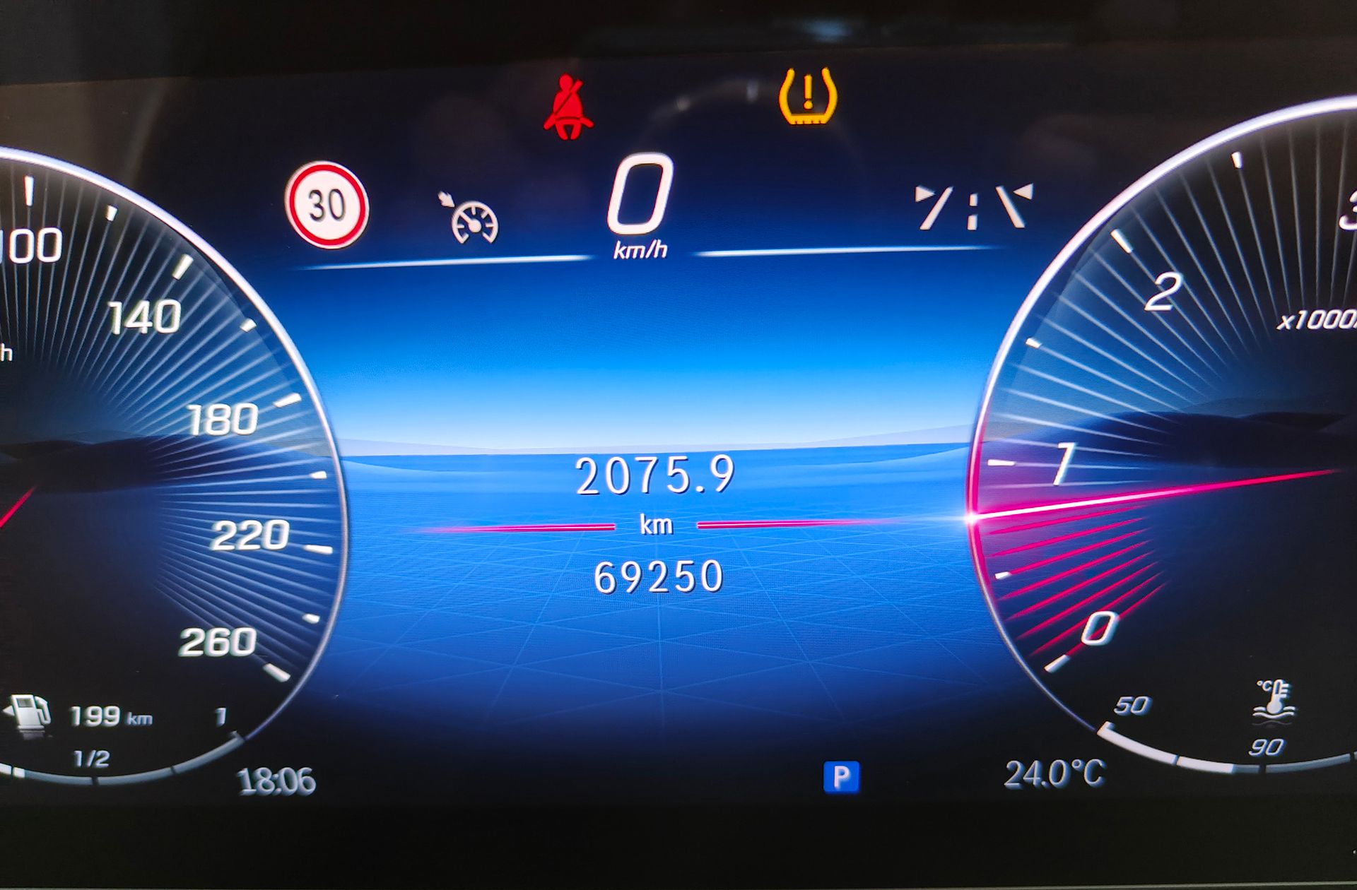 Mercedes-Benz CLA 200 d Pack AMG - foto 13