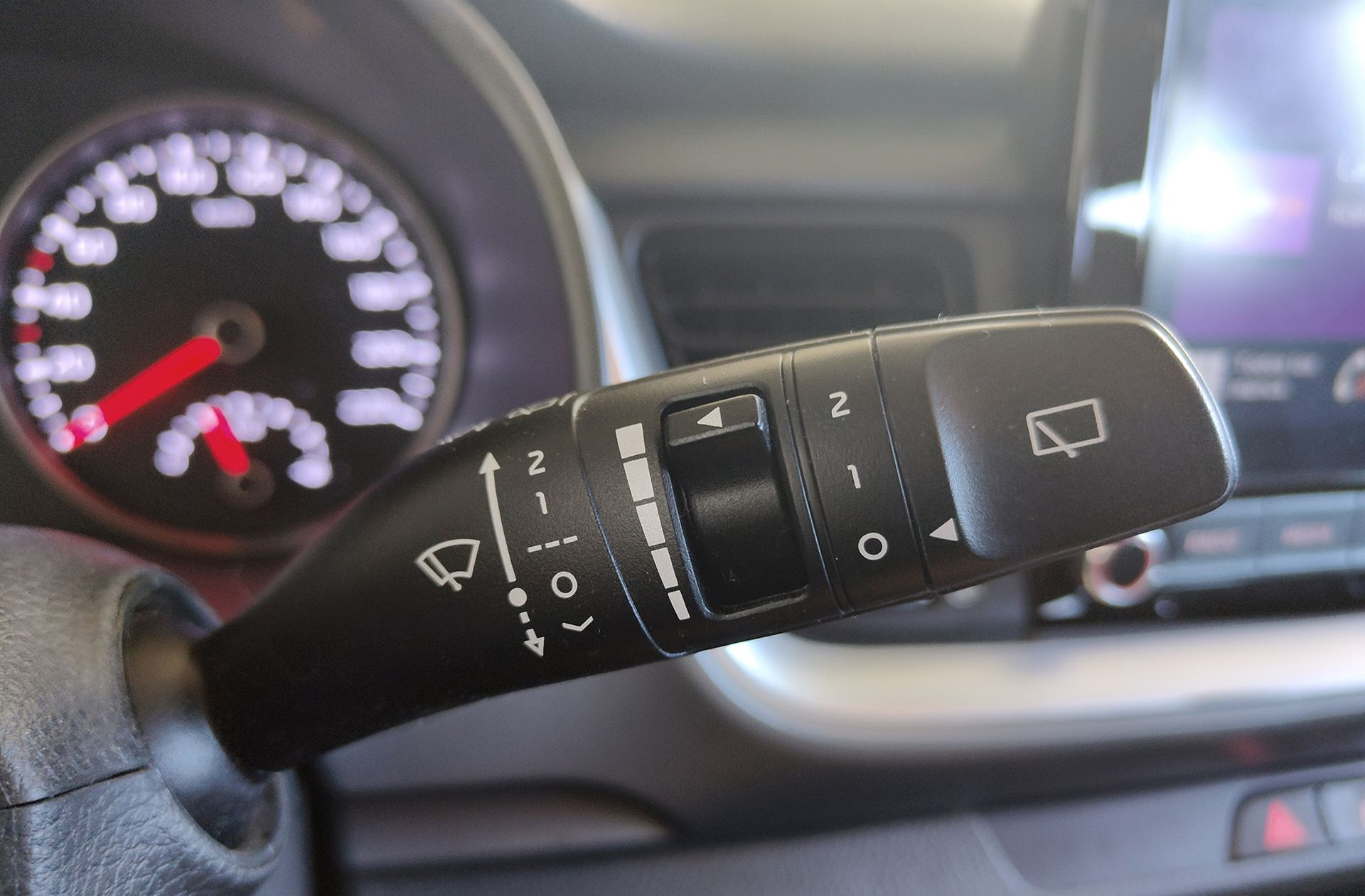 Kia Stonic 1.0 T-GDi MHEV iMT Concept - foto 28