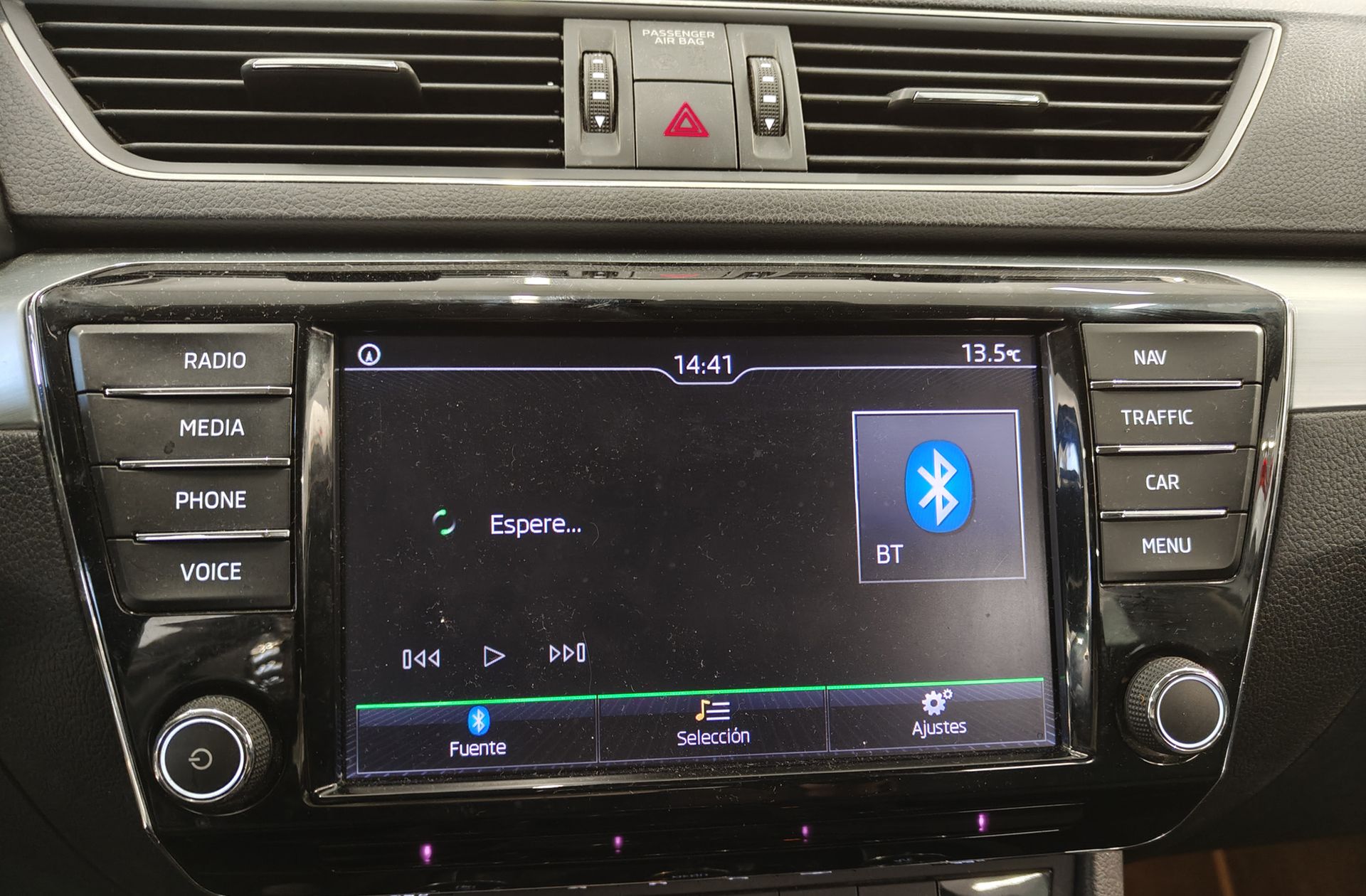 Škoda Superb Combi 2.0 TDI Ambition - foto 31