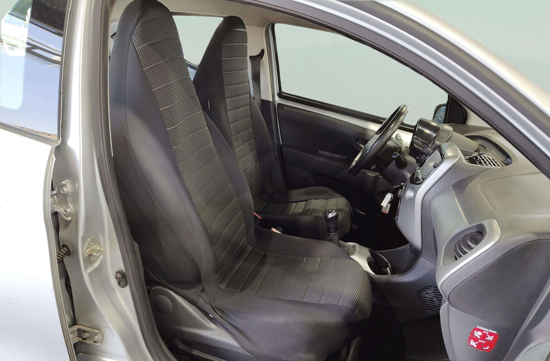Toyota Aygo 1.0 70 x-play - foto 14