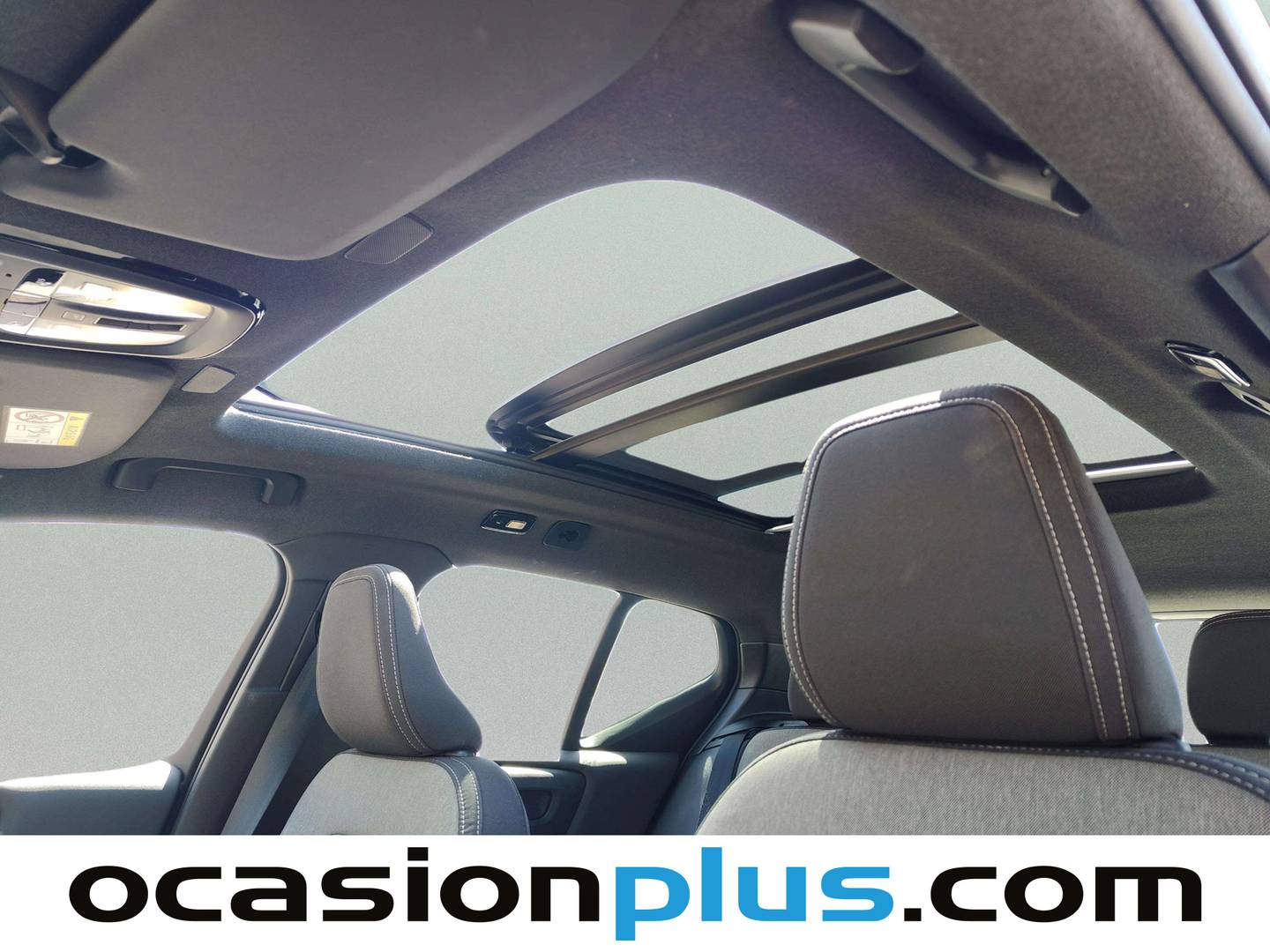 Equipamiento del Volvo XC40 Volvo XC40 B3 Gasolina Mild hybrid Black Edition Ultra Auto (163 CV)