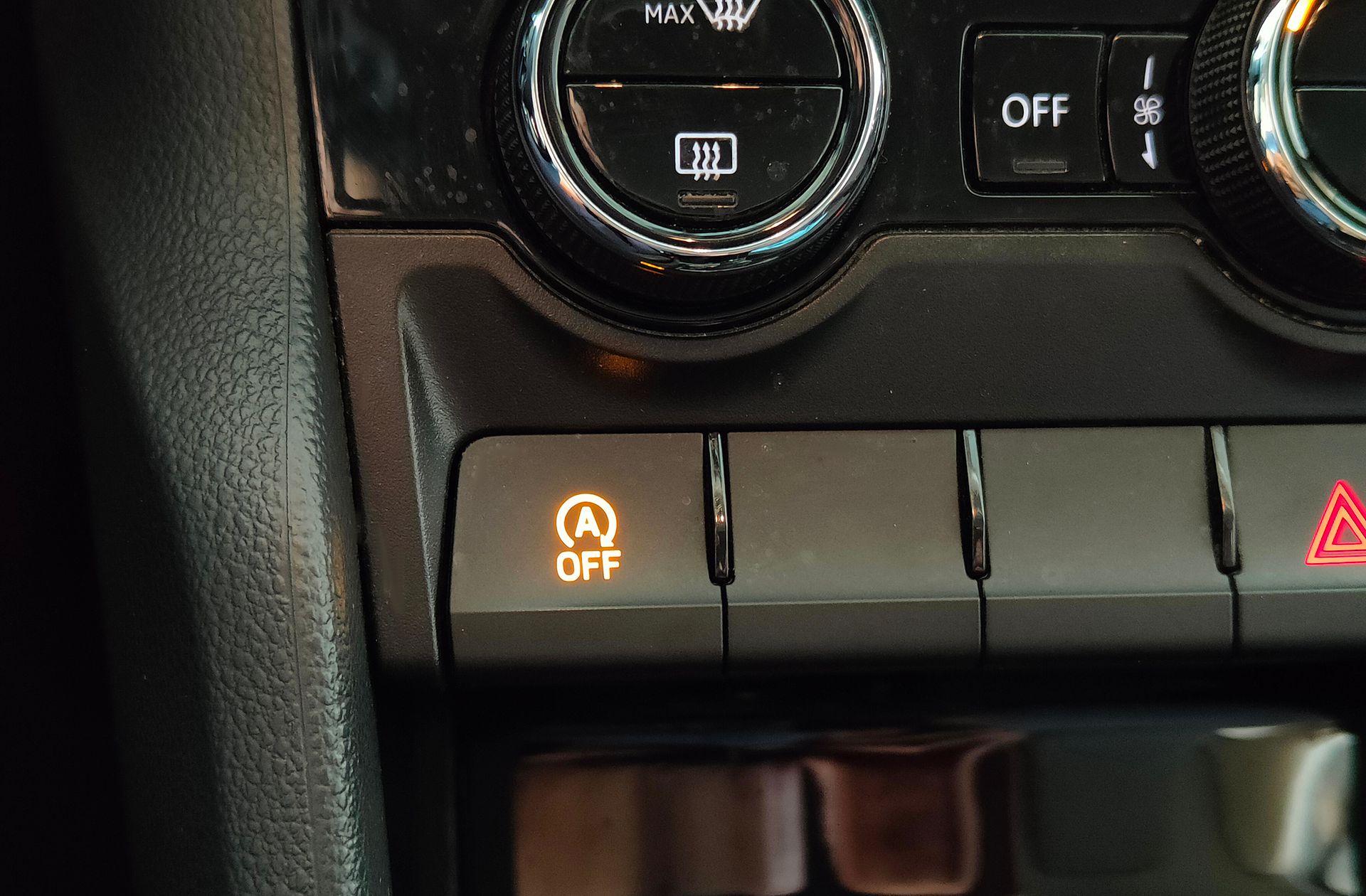Škoda Karoq 1.6 TDI Ambition - foto 33